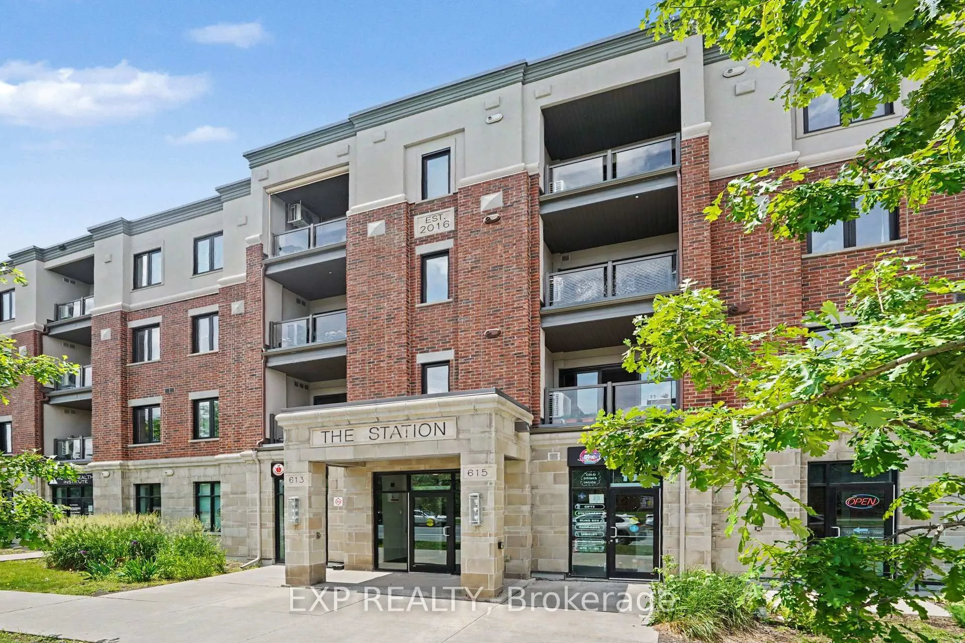 Front of Unit 405, 615 Longfields Drive