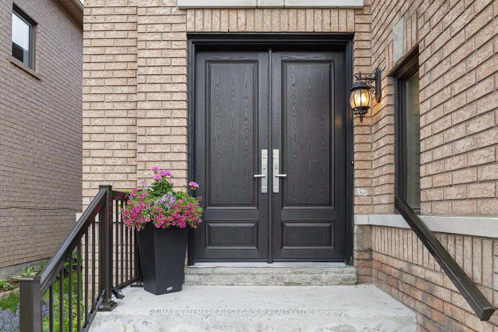 Photo 2 of 472 Summerpark Crescent, Pickering, Amberlea — HOMEH