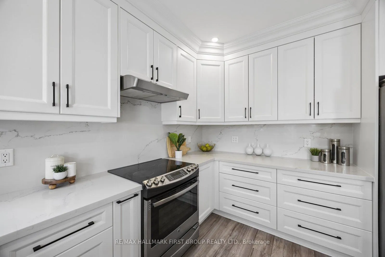Photo 16 of 472 Summerpark Crescent, Pickering, Amberlea — HOMEH
