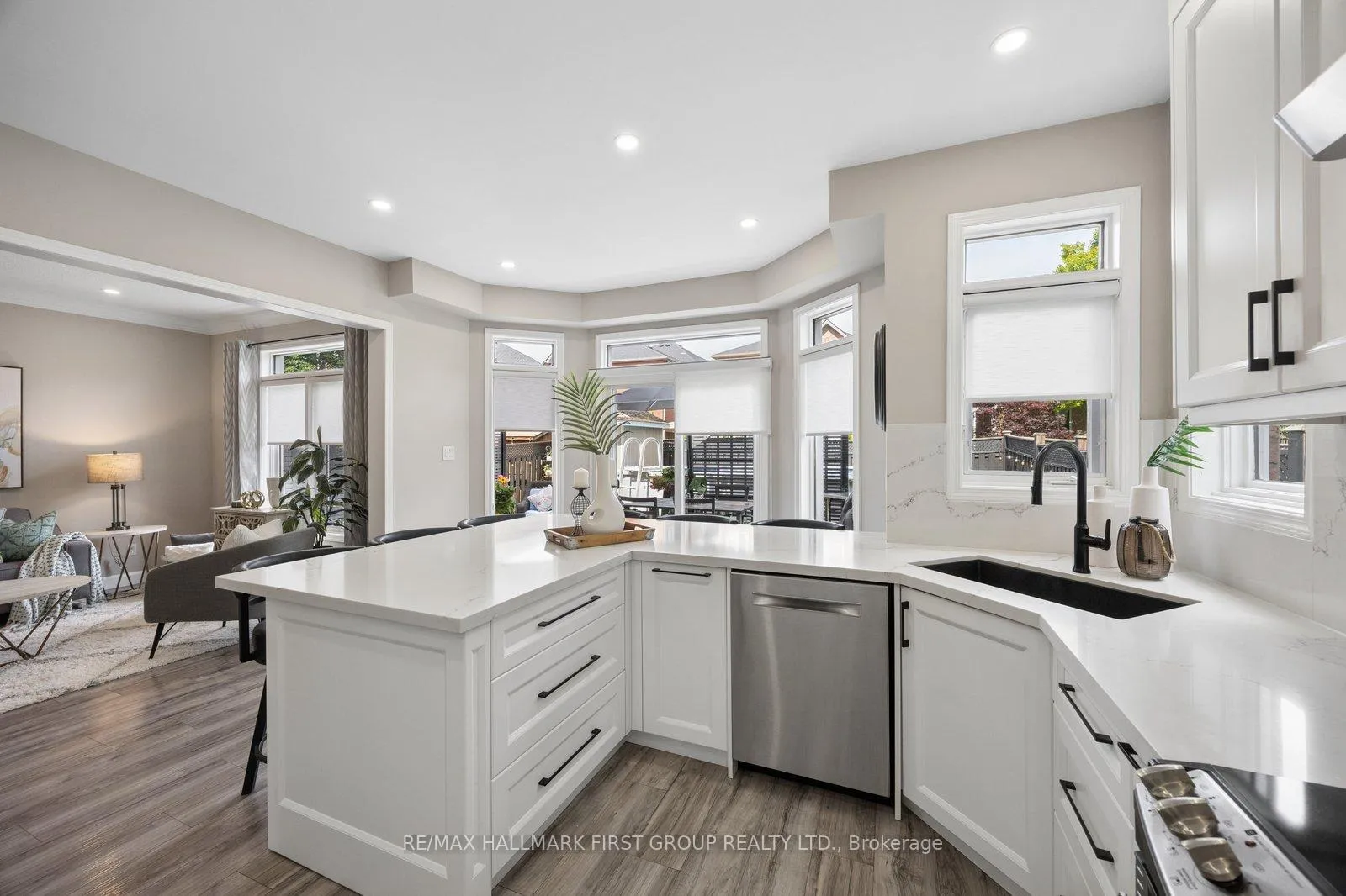 Photo 18 of 472 Summerpark Crescent, Pickering, Amberlea — HOMEH