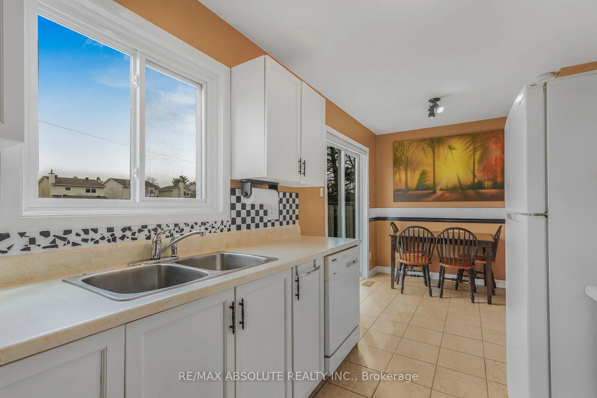 Photo 9 of 1970 Colorado Lane, Ottawa, Orleans/Sunridge — HOMEH