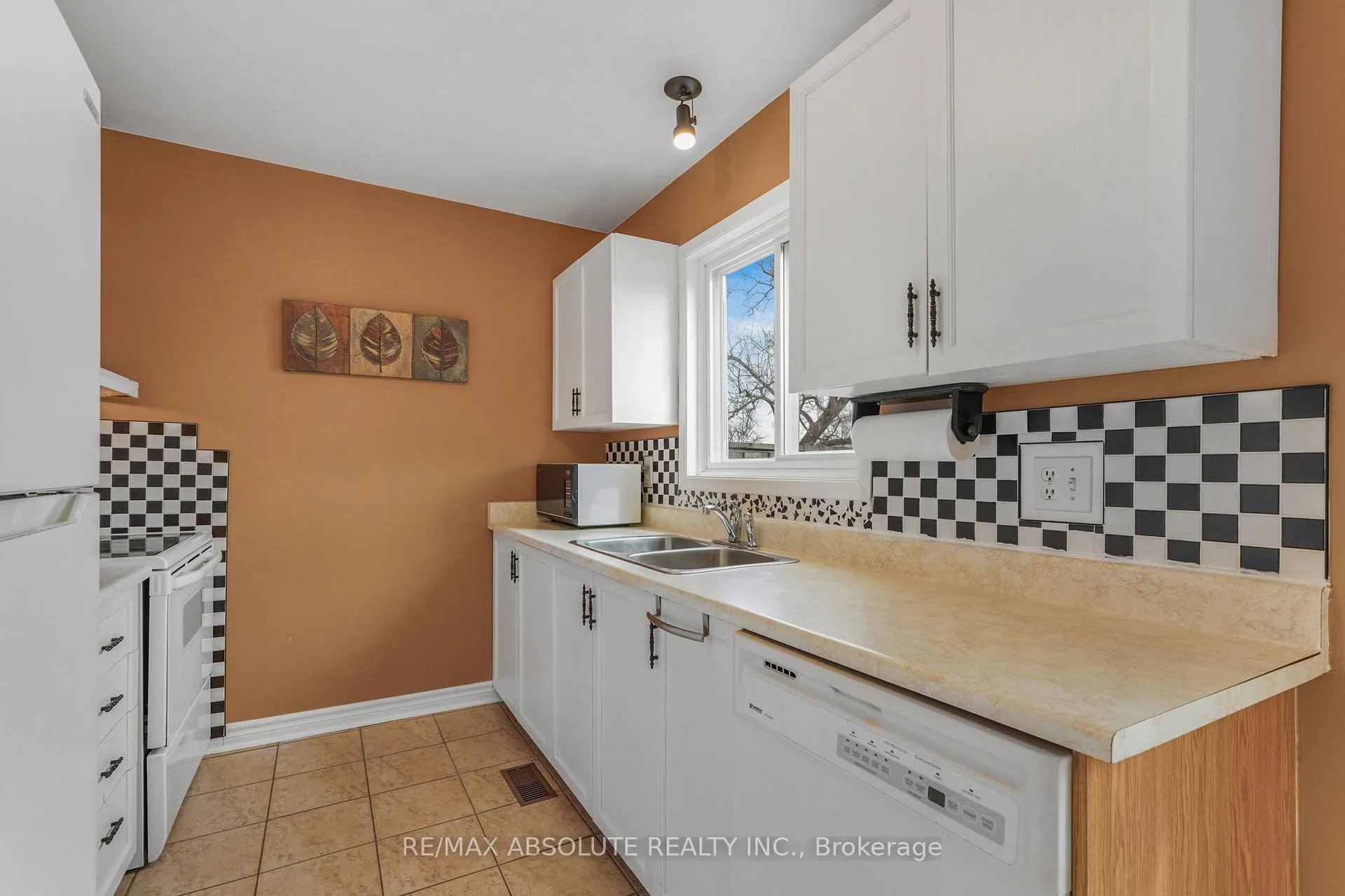 Photo 11 of 1970 Colorado Lane, Ottawa, Orleans/Sunridge — HOMEH