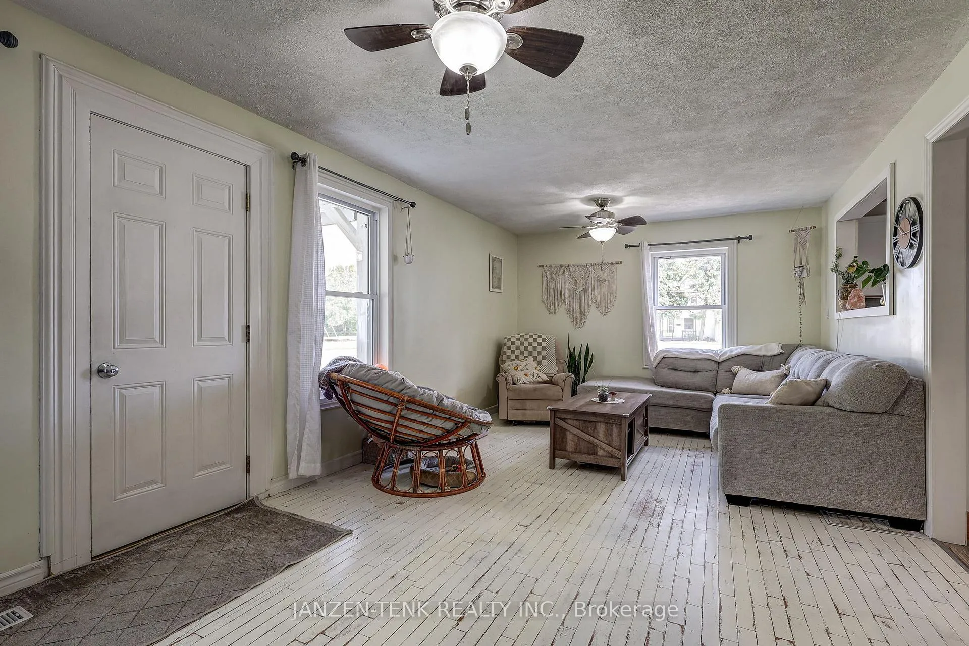 Photo 5 of 136 King Street, Tillsonburg — HOMEH
