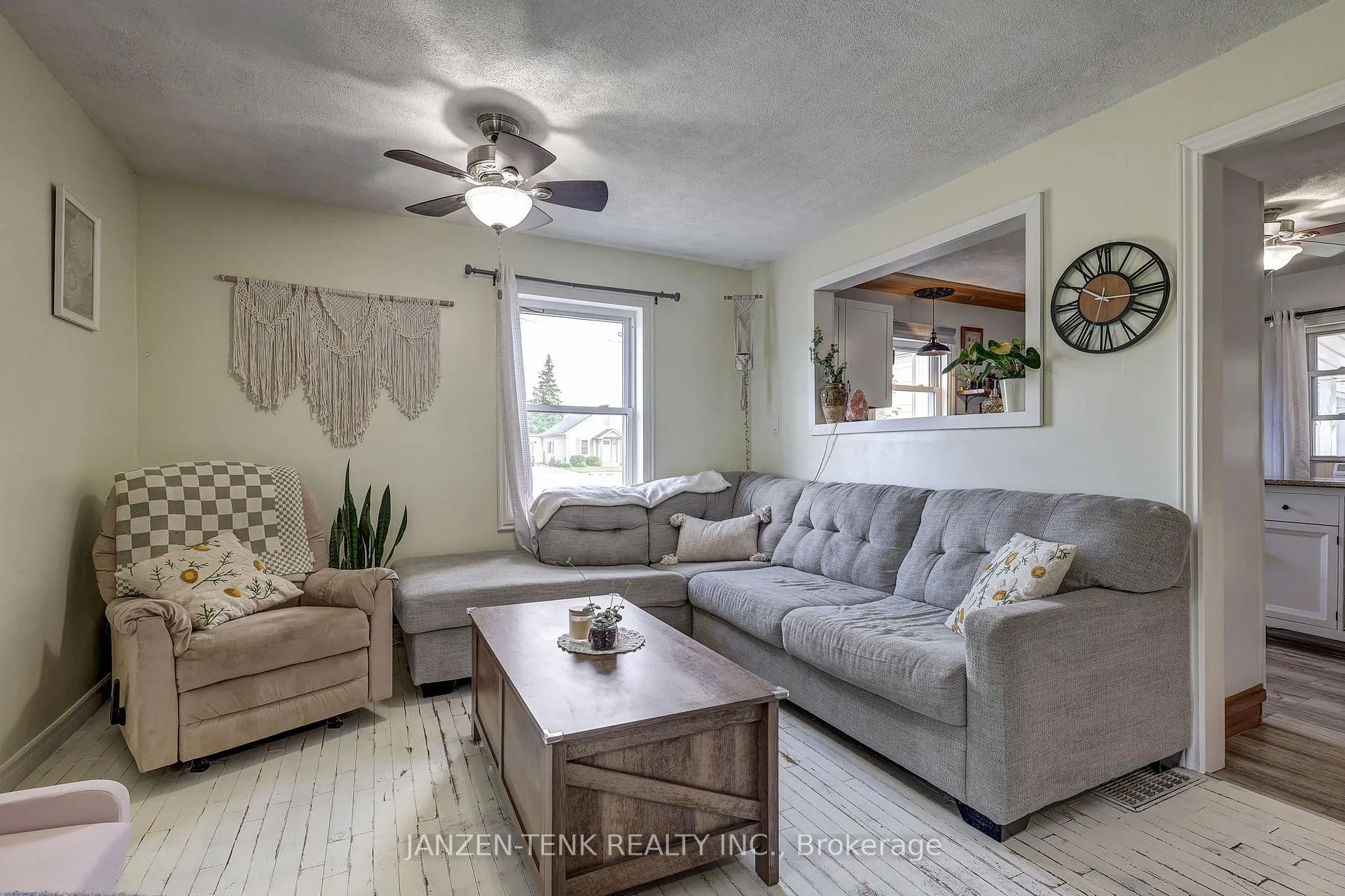 Photo 7 of 136 King Street, Tillsonburg — HOMEH
