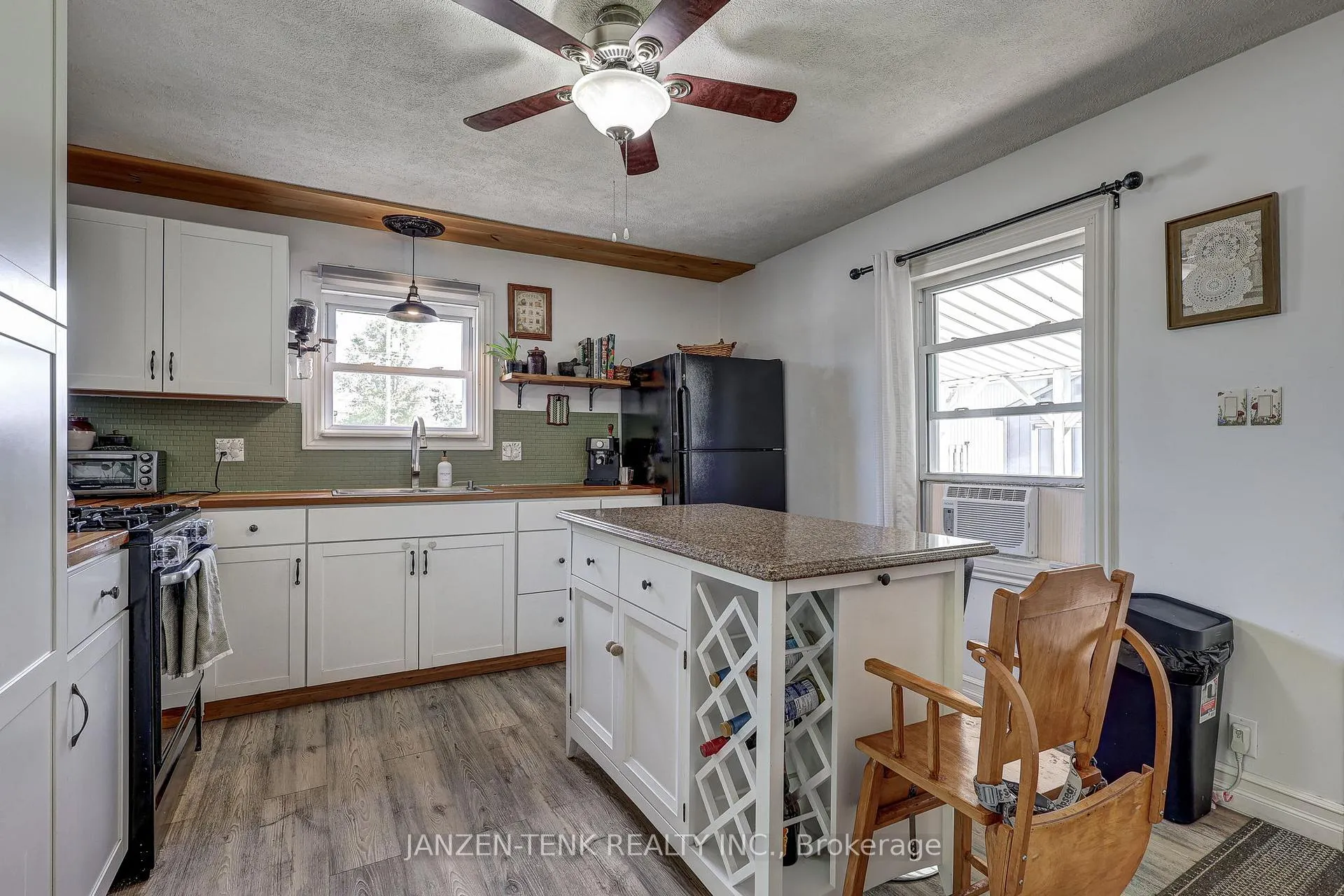 Photo 11 of 136 King Street, Tillsonburg — HOMEH