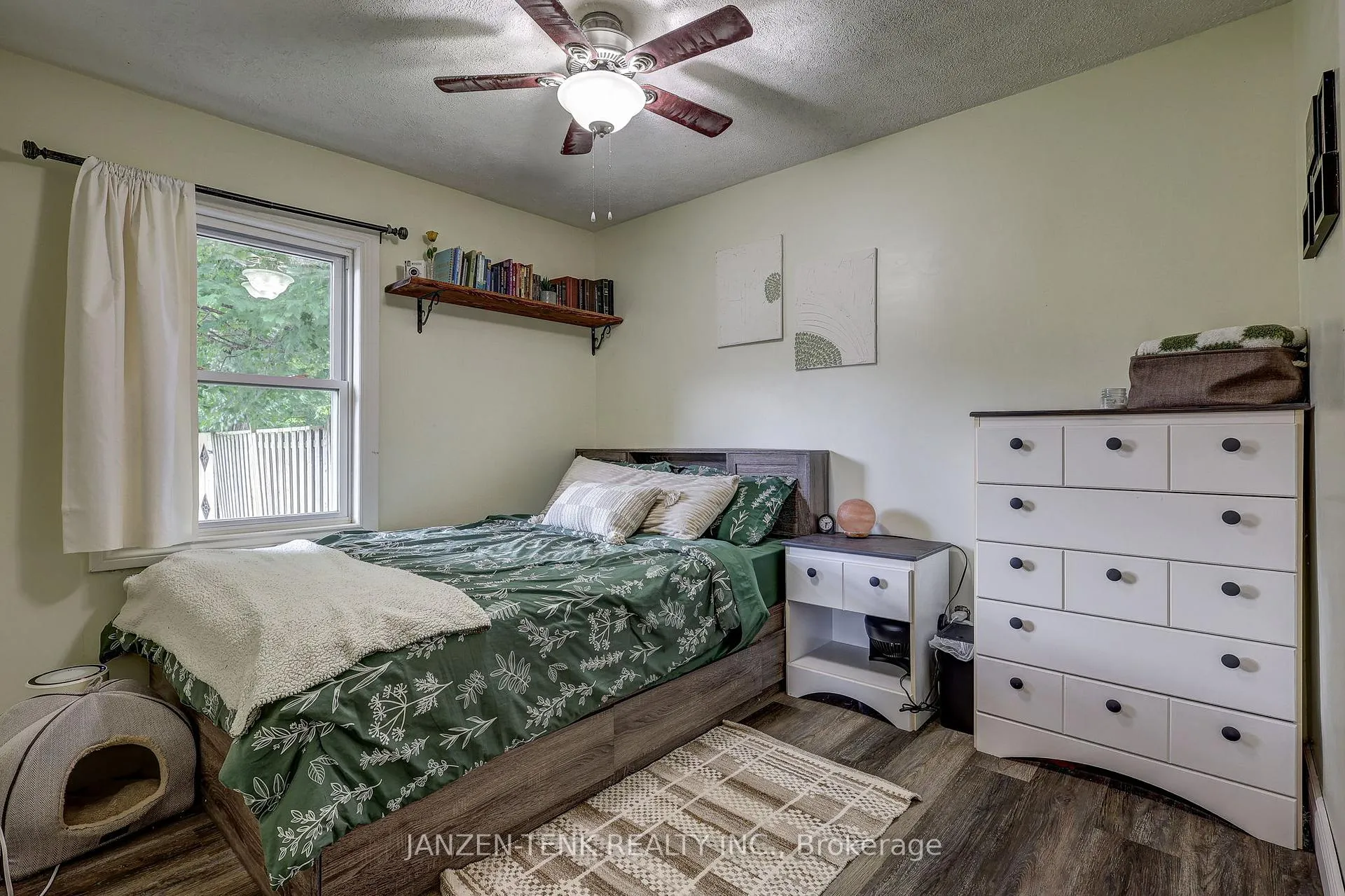 Photo 16 of 136 King Street, Tillsonburg — HOMEH