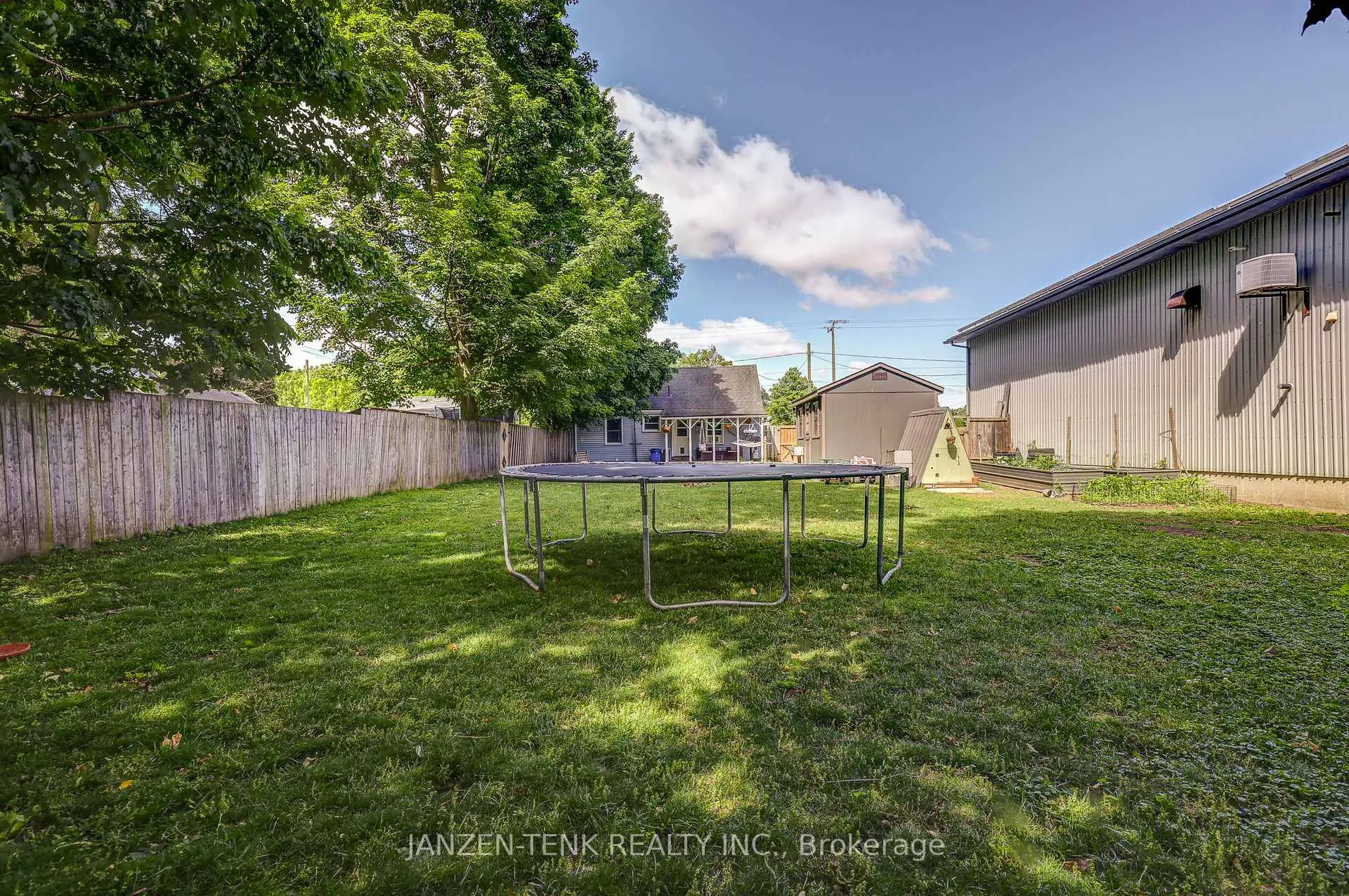 Photo 25 of 136 King Street, Tillsonburg — HOMEH