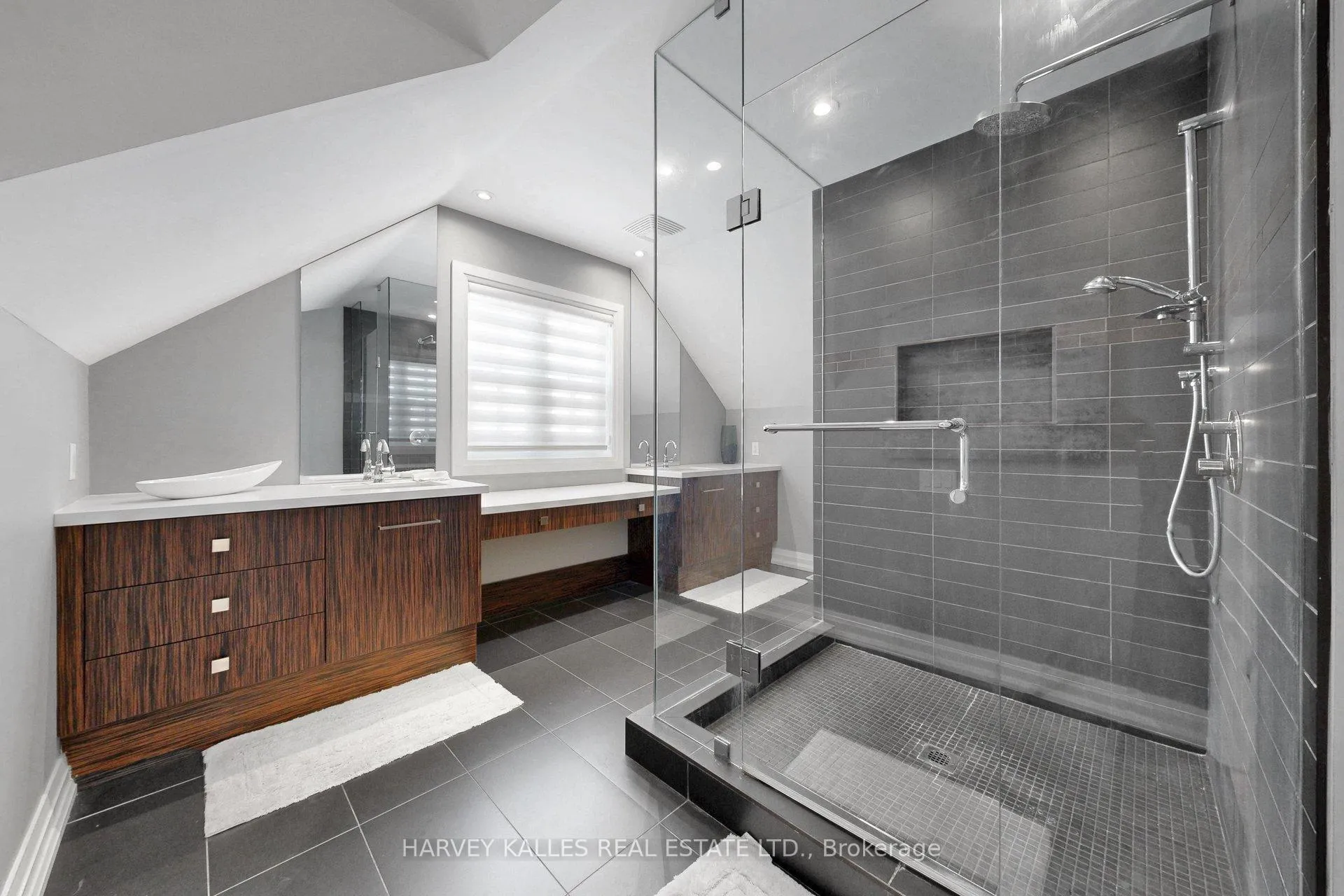Photo 32 of 21 Kellam Street, Vaughan, Kleinburg — HOMEH