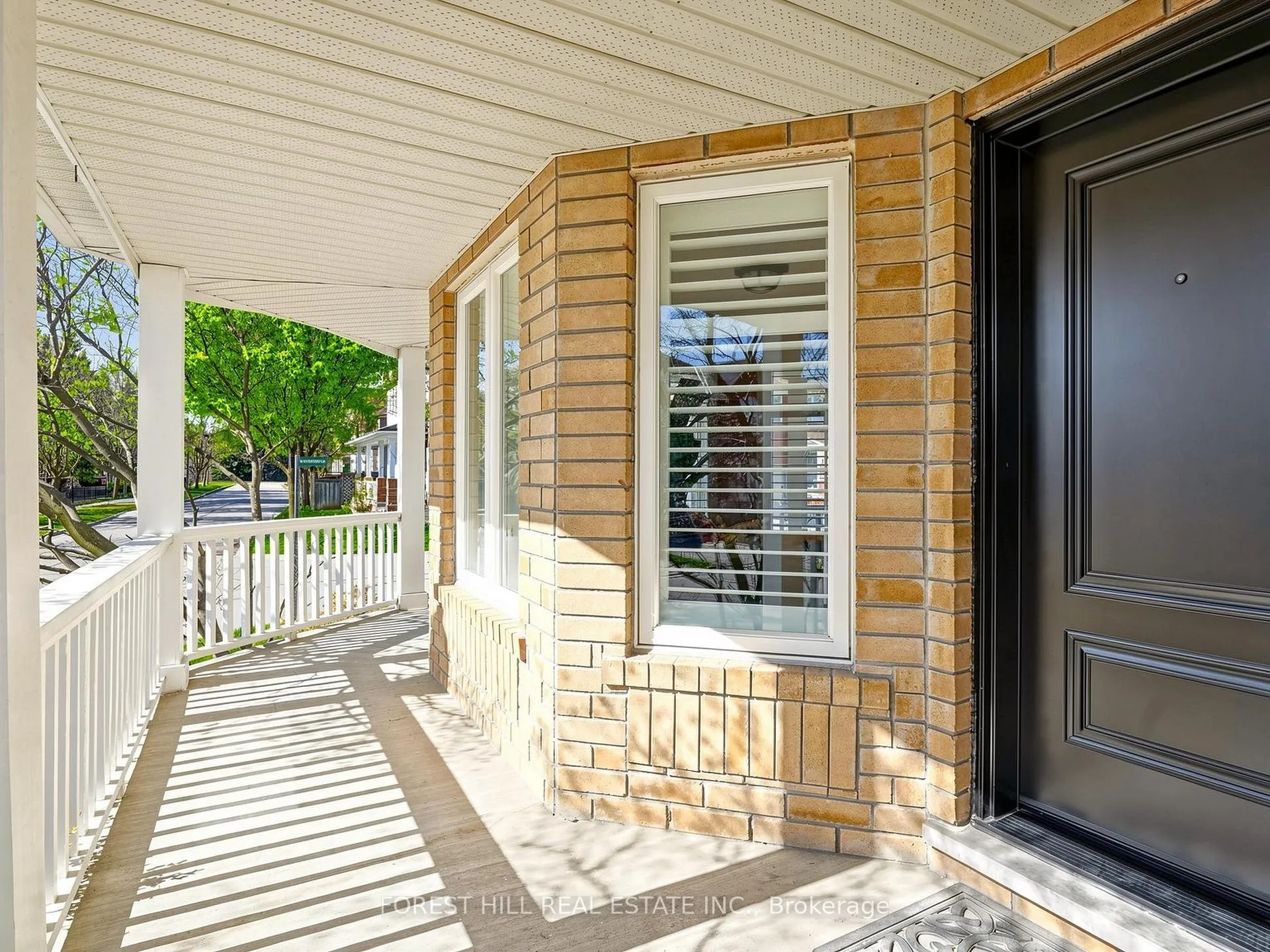 Photo 4 of 51 Winston Castle Drive, Markham, Berczy — HOMEH