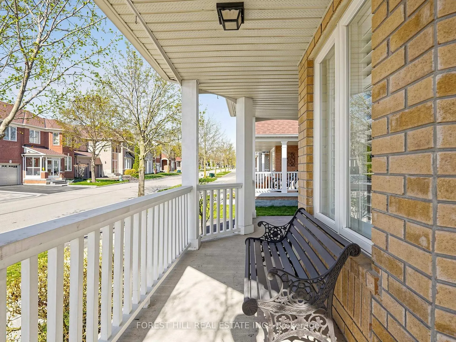 Photo 5 of 51 Winston Castle Drive, Markham, Berczy — HOMEH