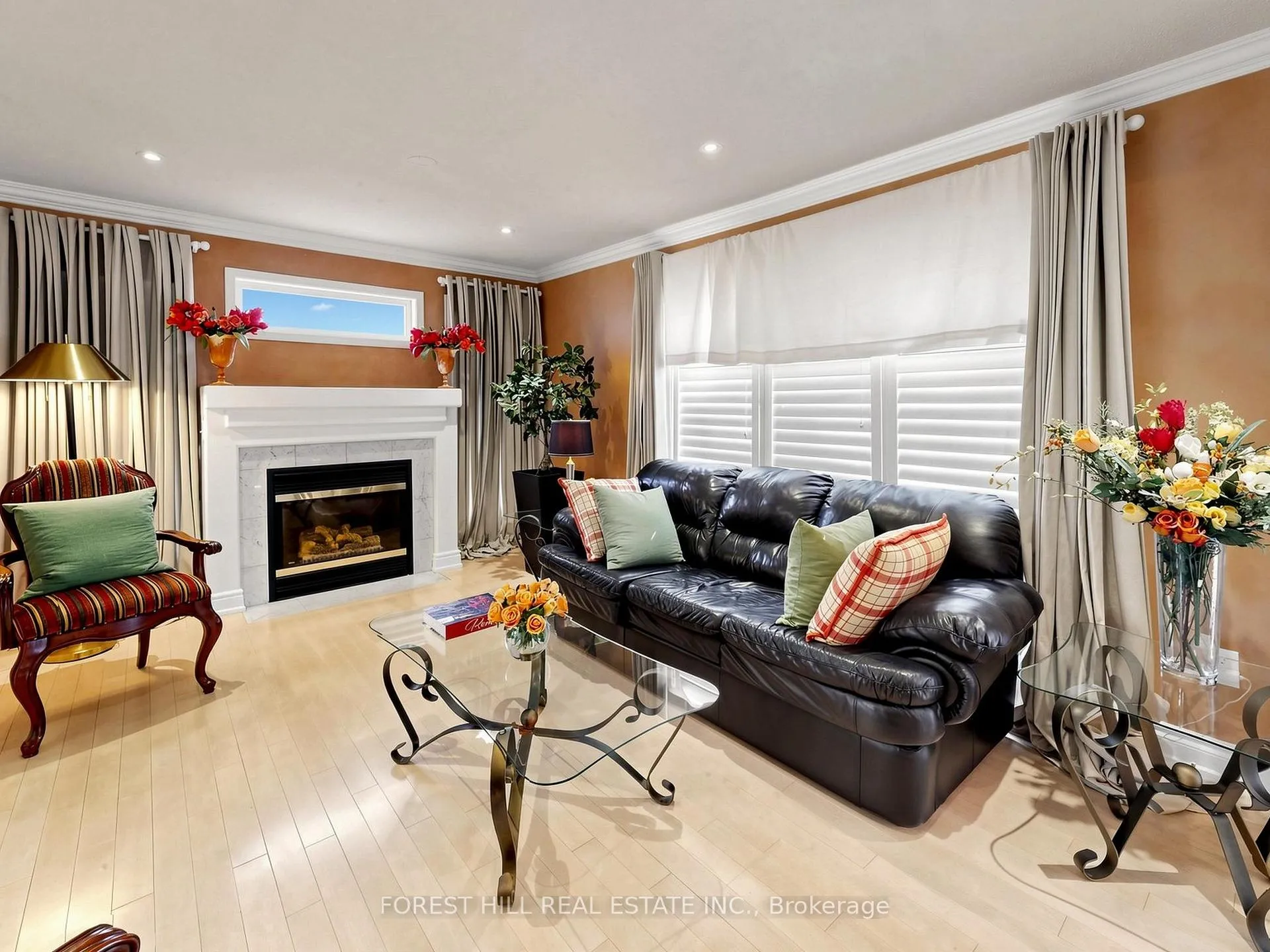 Photo 13 of 51 Winston Castle Drive, Markham, Berczy — HOMEH
