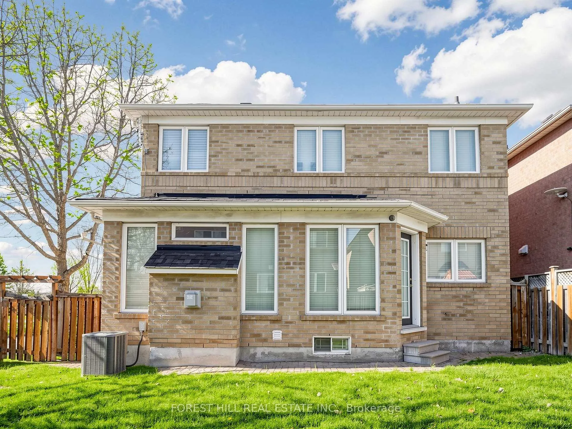 Photo 27 of 51 Winston Castle Drive, Markham, Berczy — HOMEH