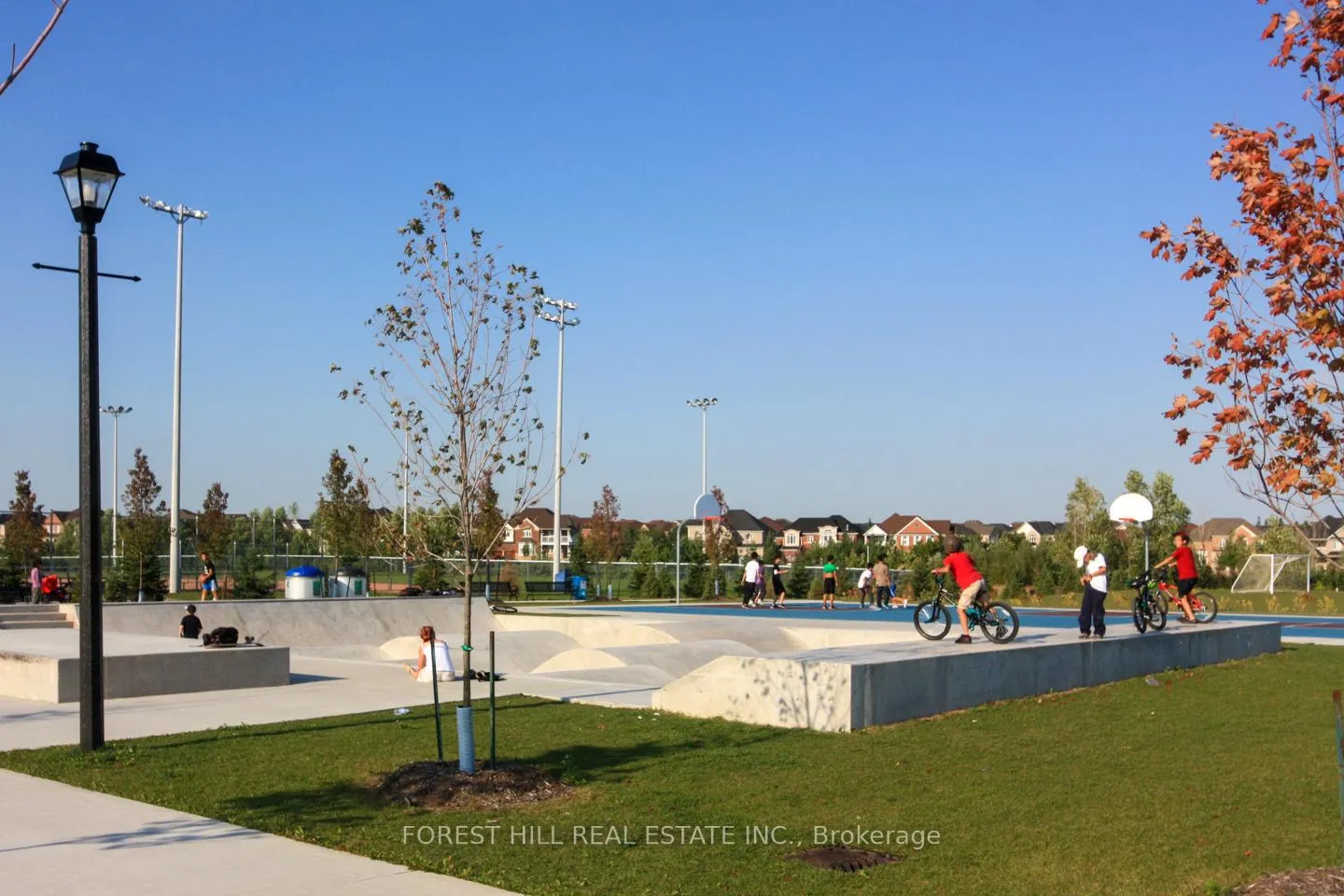 Photo 31 of 51 Winston Castle Drive, Markham, Berczy — HOMEH