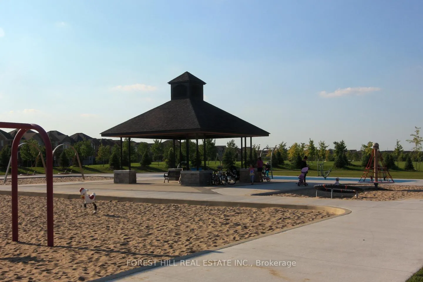 Photo 32 of 51 Winston Castle Drive, Markham, Berczy — HOMEH