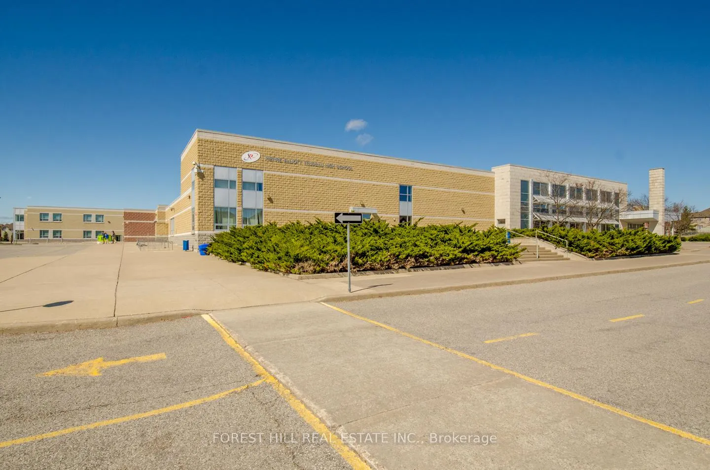 Photo 36 of 51 Winston Castle Drive, Markham, Berczy — HOMEH