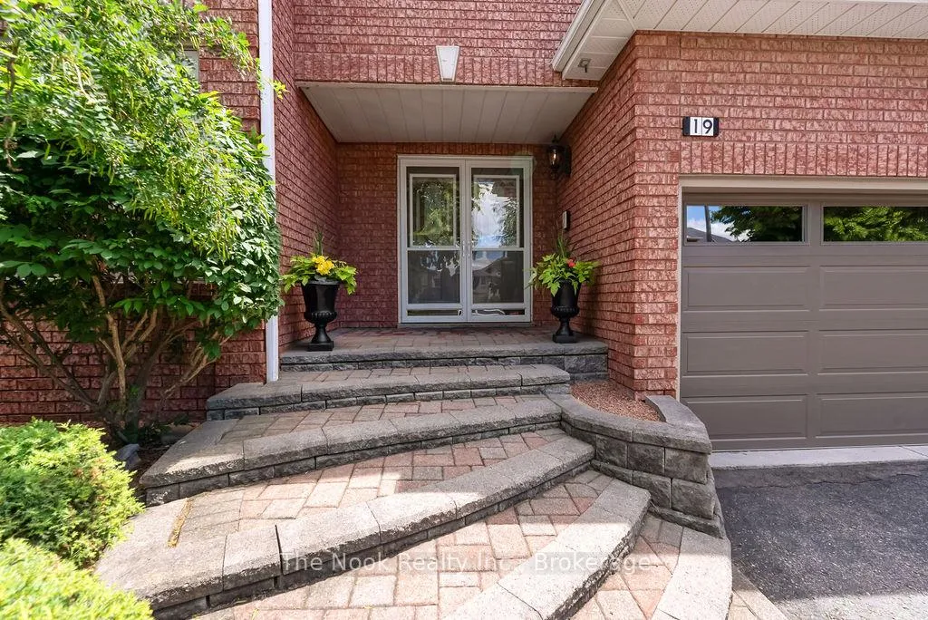 Photo 3 of 19 Patrick Drive, Whitby, Pringle Creek — HOMEH