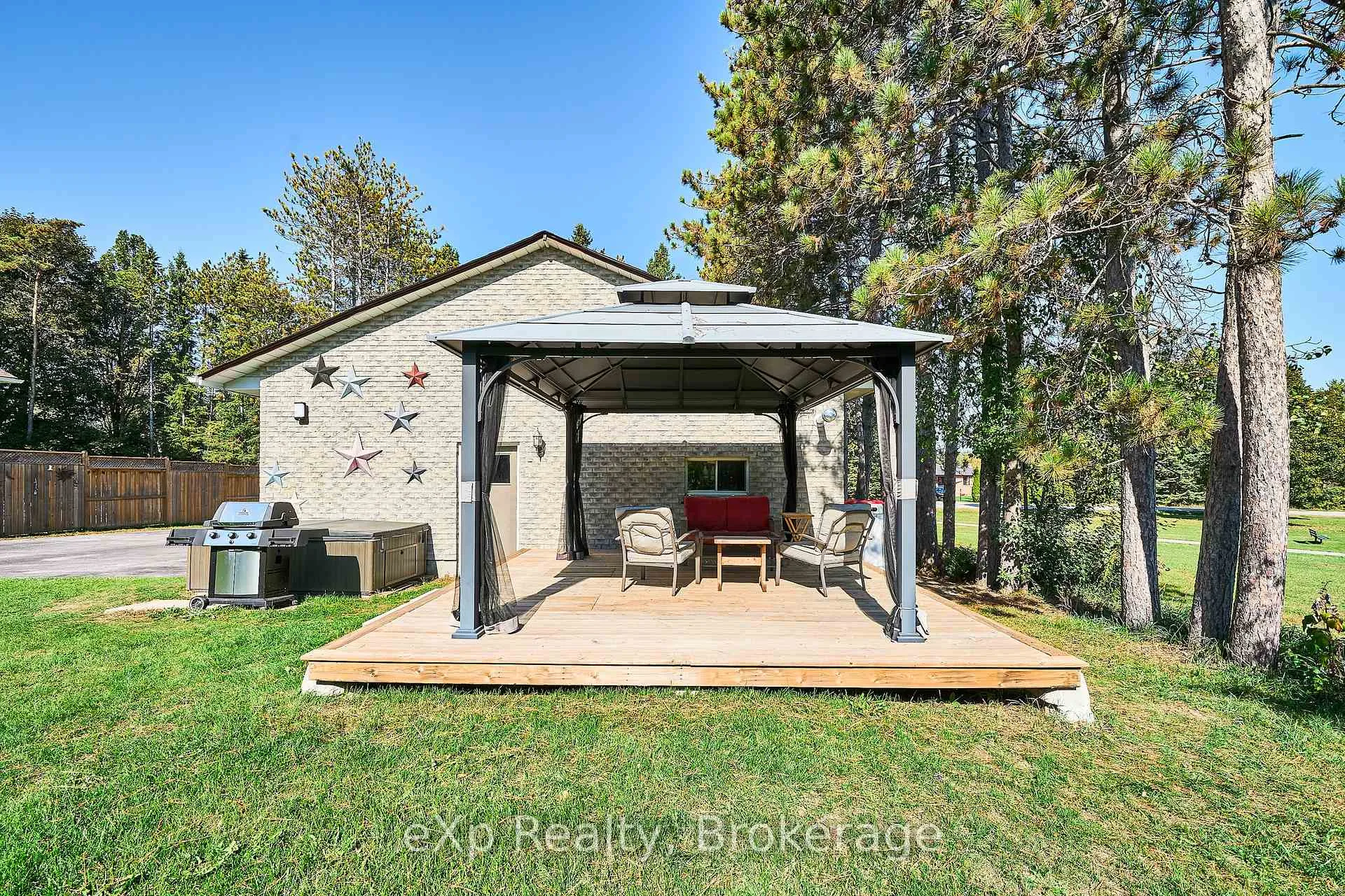 Photo 10 of 9 Hilda Avenue, Uxbridge, Rural Uxbridge — HOMEH