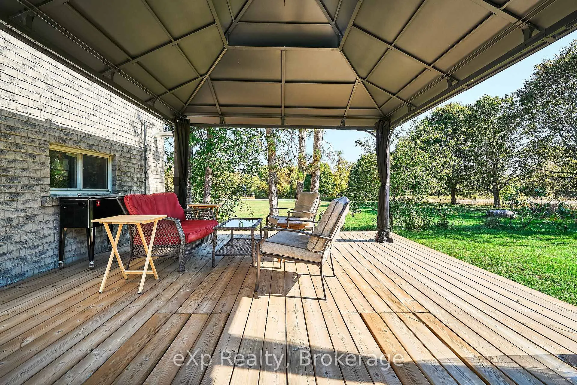 Photo 12 of 9 Hilda Avenue, Uxbridge, Rural Uxbridge — HOMEH