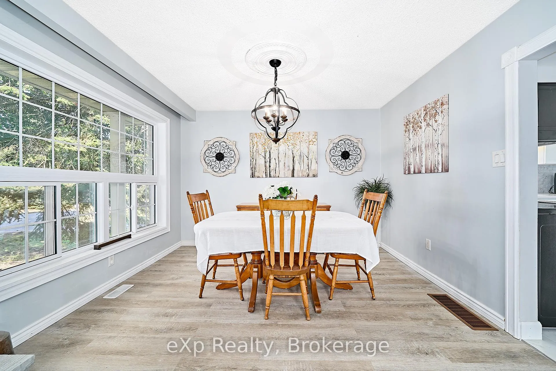 Photo 21 of 9 Hilda Avenue, Uxbridge, Rural Uxbridge — HOMEH