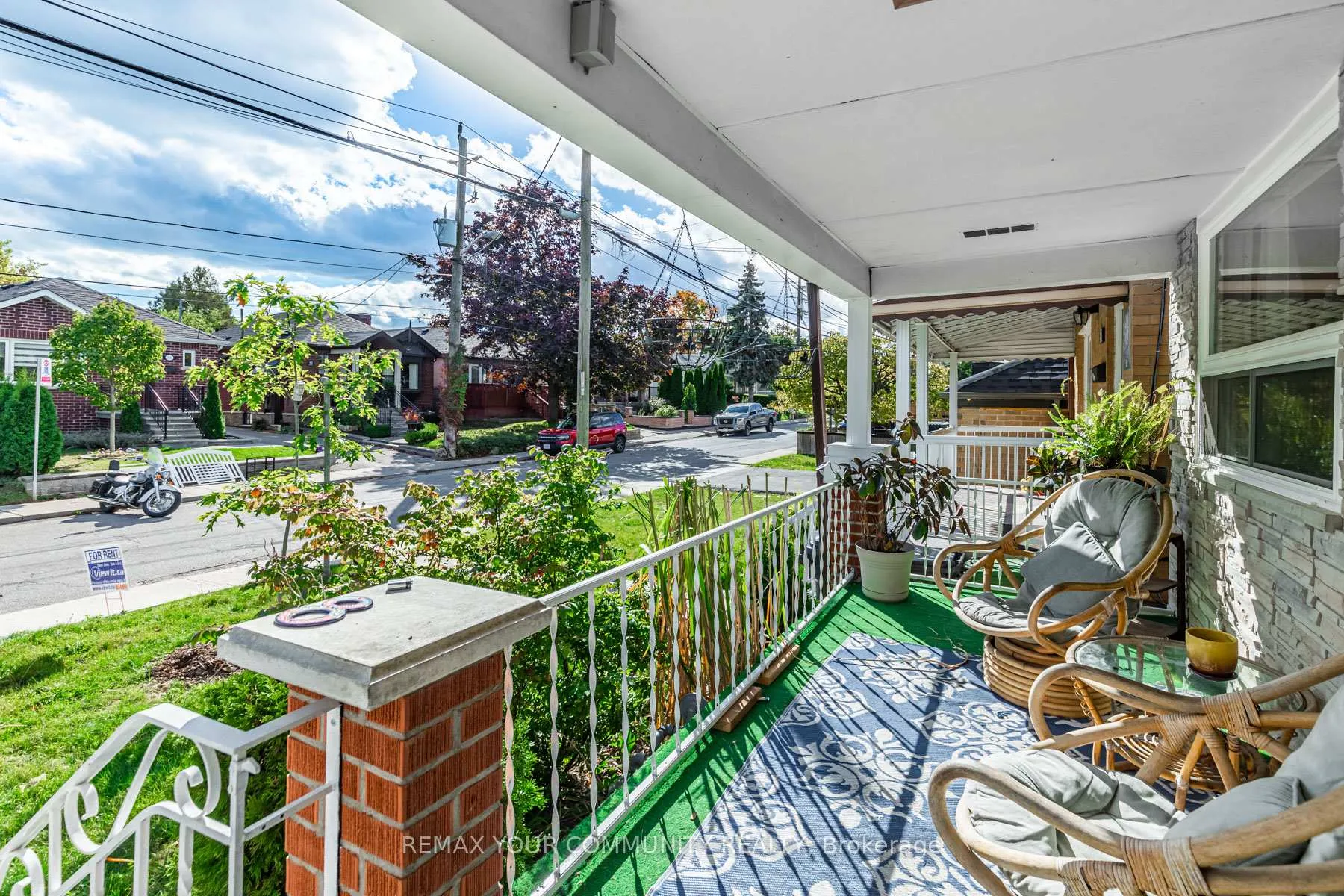 Photo 3 of 48 Cayuga Avenue, Toronto, Rockcliffe-Smythe — HOMEH