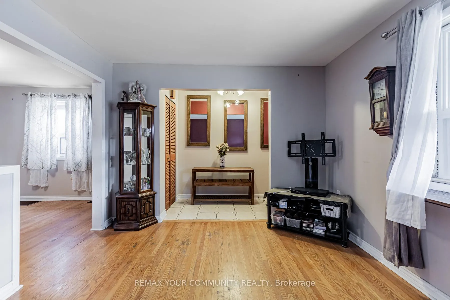 Photo 7 of 48 Cayuga Avenue, Toronto, Rockcliffe-Smythe — HOMEH