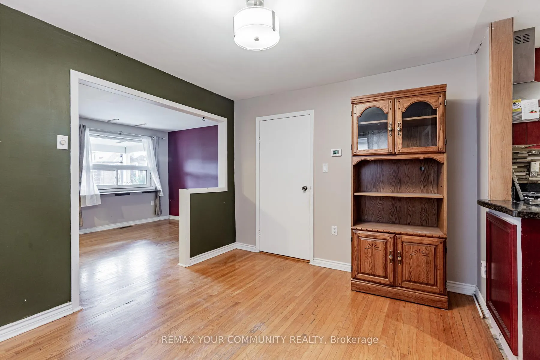 Photo 9 of 48 Cayuga Avenue, Toronto, Rockcliffe-Smythe — HOMEH