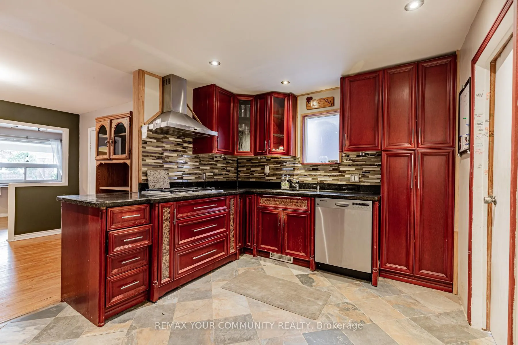 Photo 17 of 48 Cayuga Avenue, Toronto, Rockcliffe-Smythe — HOMEH