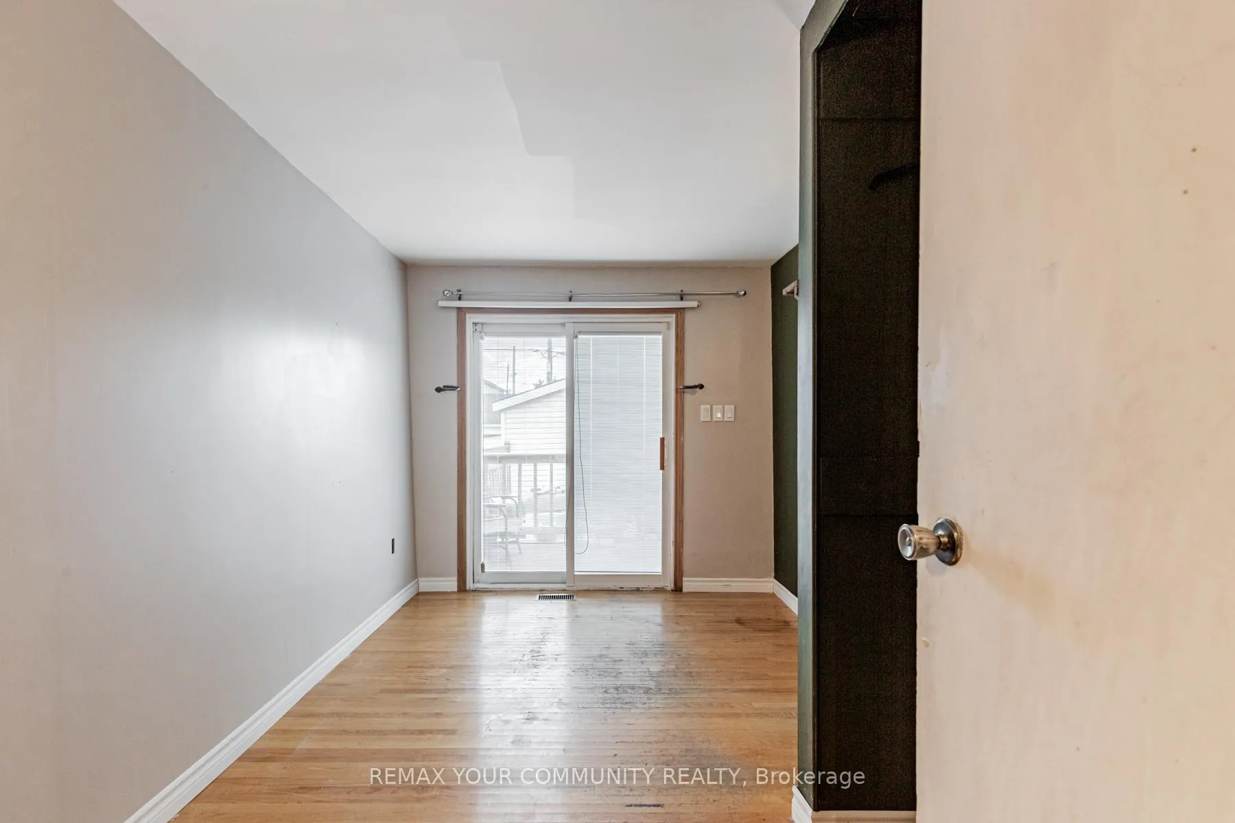 Photo 19 of 48 Cayuga Avenue, Toronto, Rockcliffe-Smythe — HOMEH