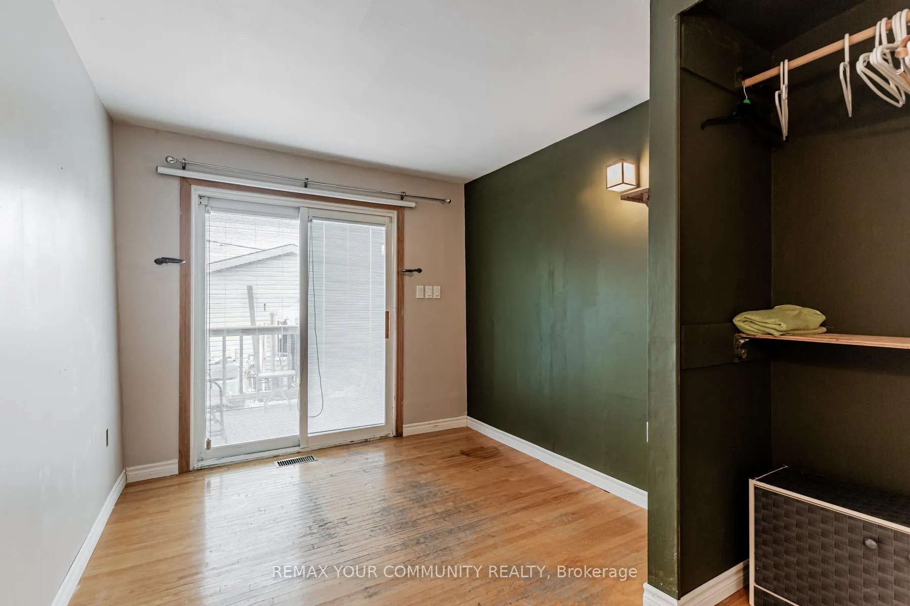 Photo 23 of 48 Cayuga Avenue, Toronto, Rockcliffe-Smythe — HOMEH