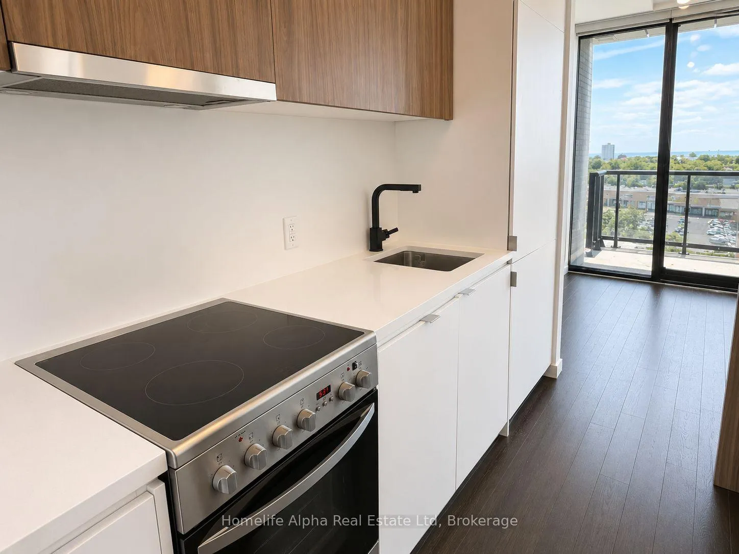 Photo 6 of Unit 713, 7 Smith Crescent, Etobicoke, Stonegate-Queensway — HOMEH