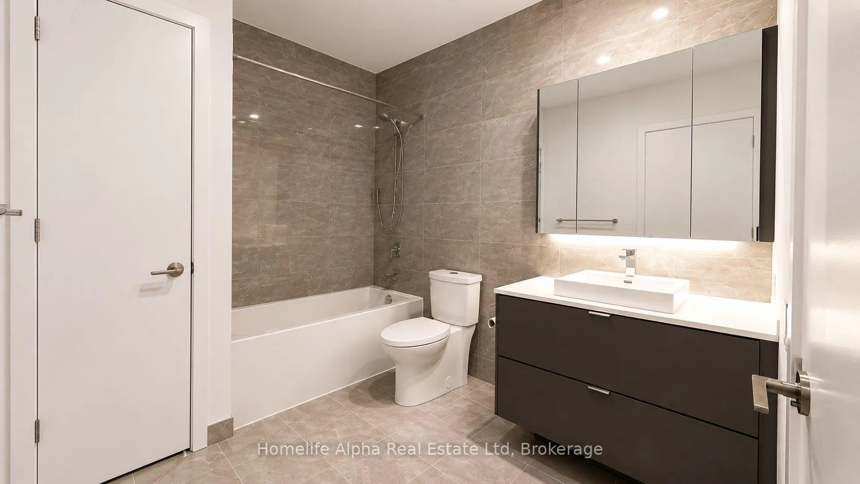 Photo 10 of Unit 713, 7 Smith Crescent, Etobicoke, Stonegate-Queensway — HOMEH