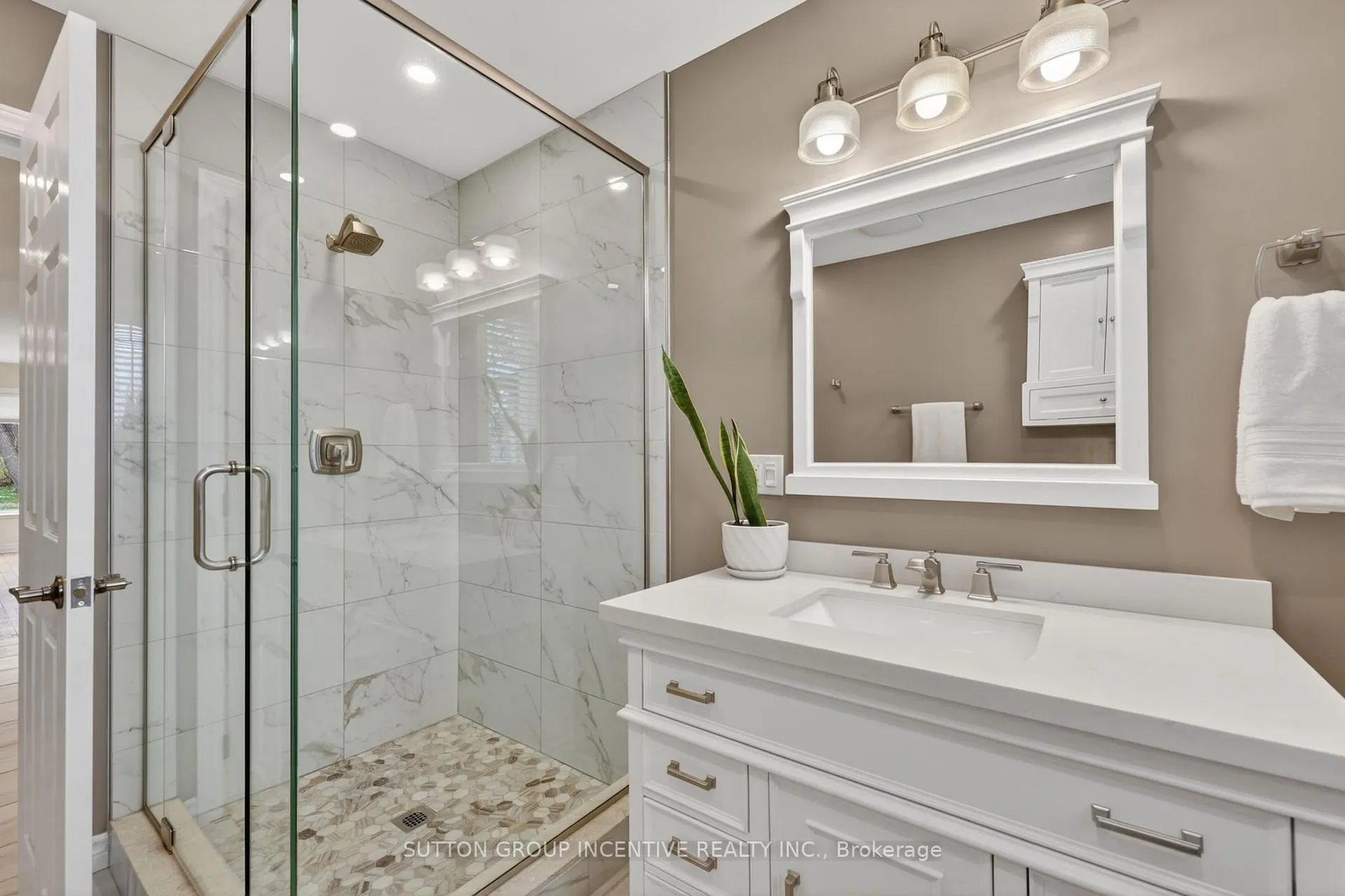 Photo 34 of 10 Springhome Road, Oro-Medonte, Rural Oro-Medonte — HOMEH