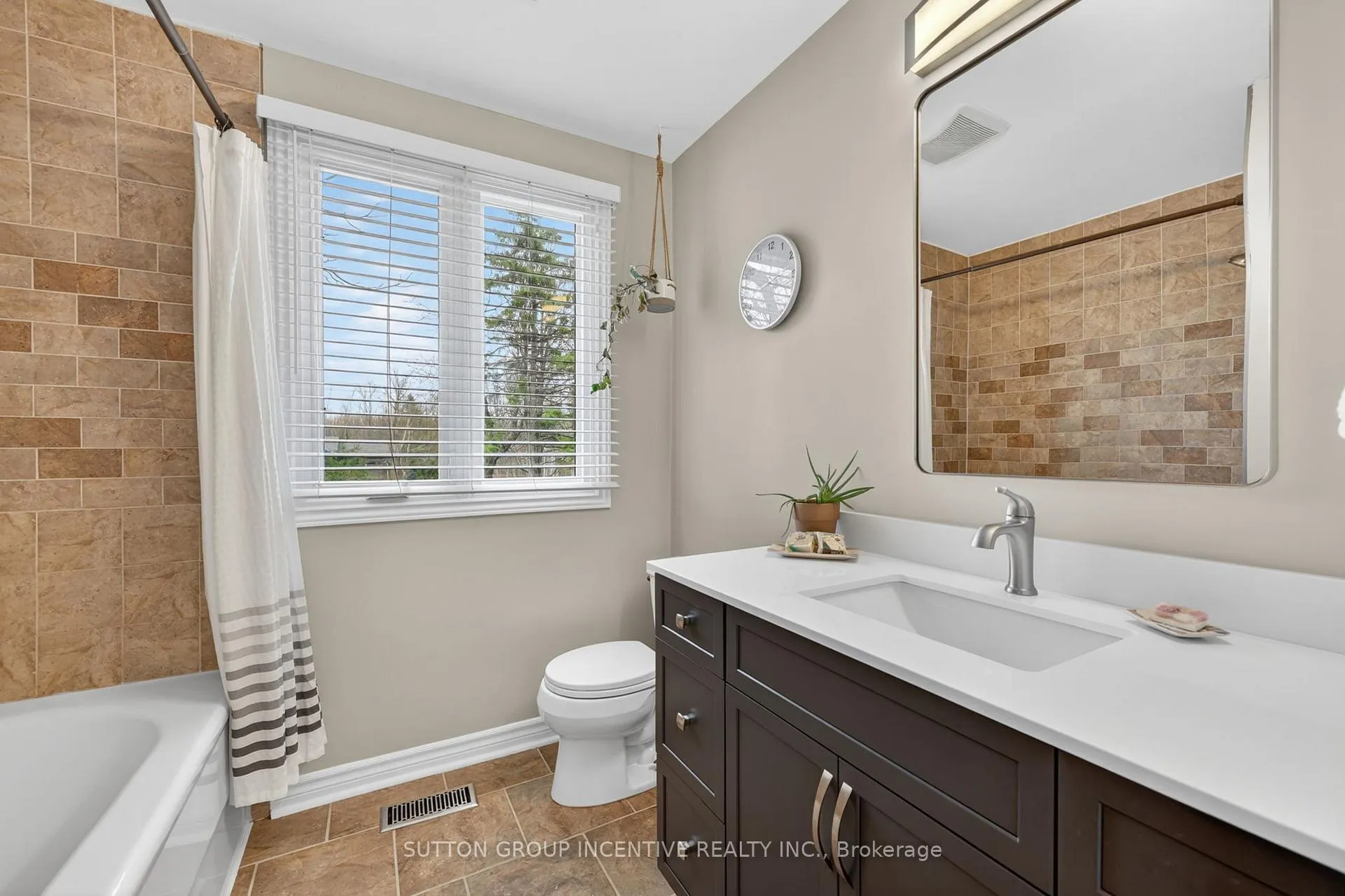 Photo 40 of 10 Springhome Road, Oro-Medonte, Rural Oro-Medonte — HOMEH