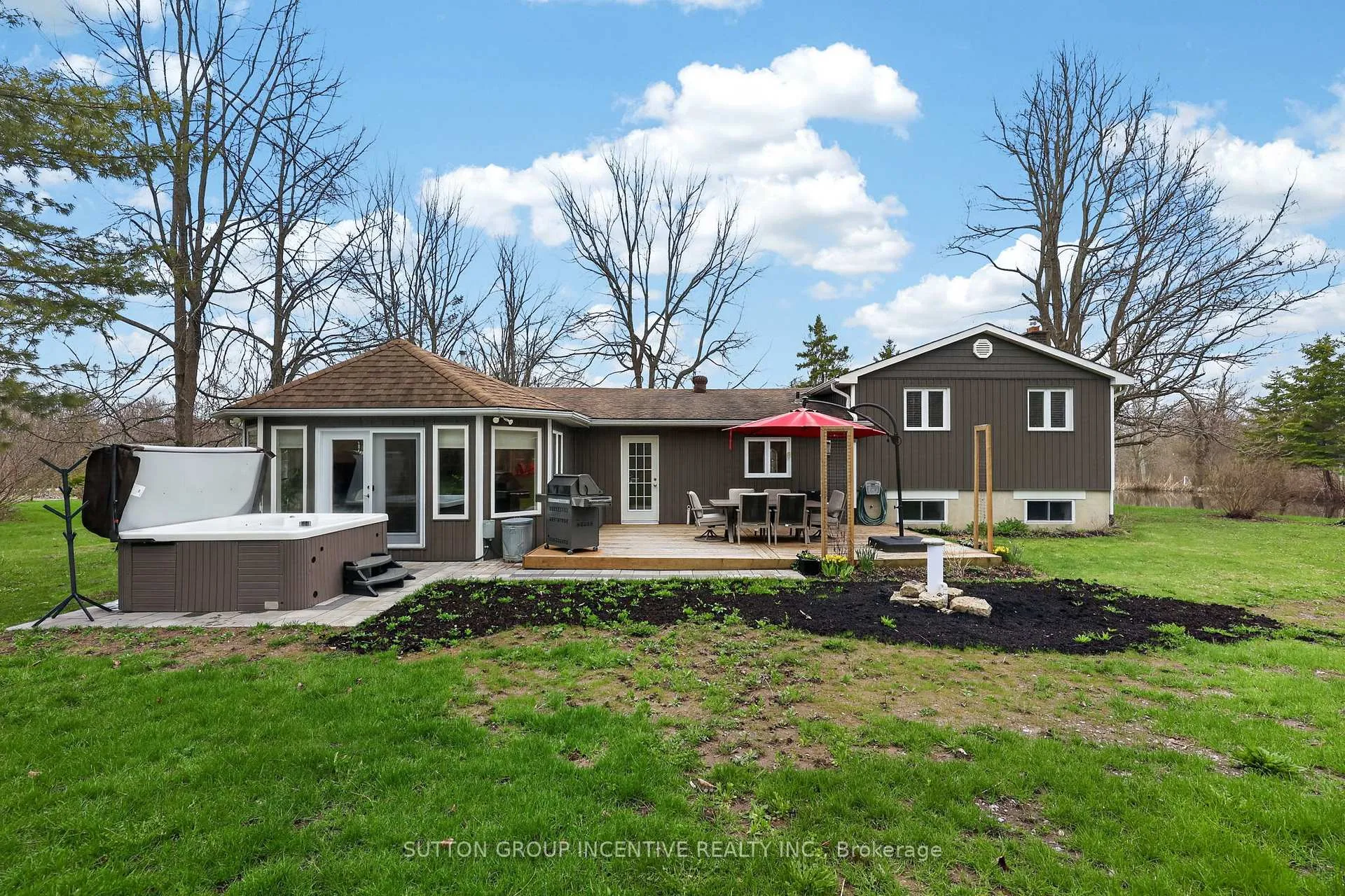 Photo 53 of 10 Springhome Road, Oro-Medonte, Rural Oro-Medonte — HOMEH