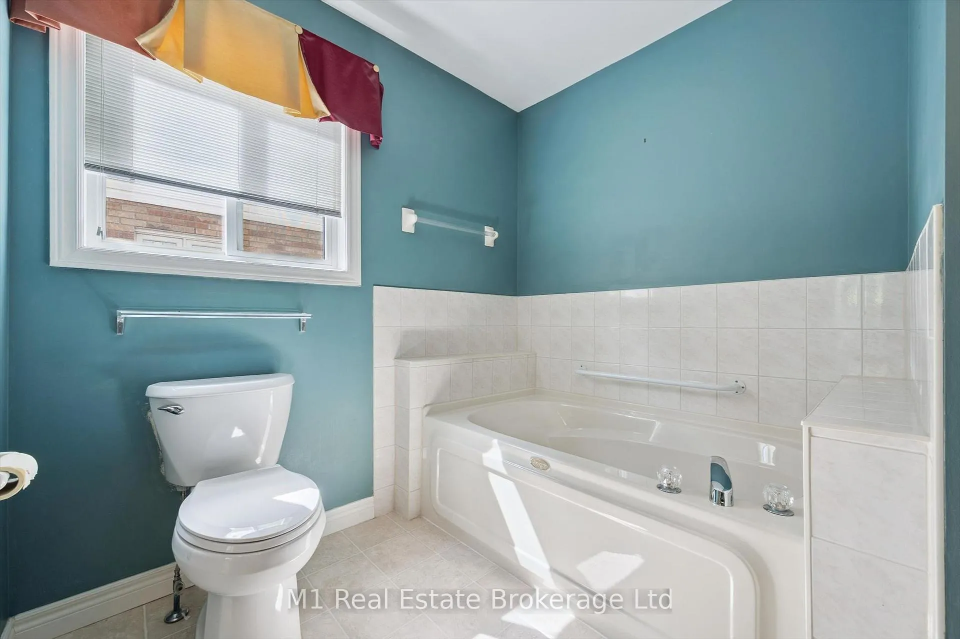 Photo 19 of 55 Honeysuckle Drive, Guelph, Village By The Arboretum — HOMEH