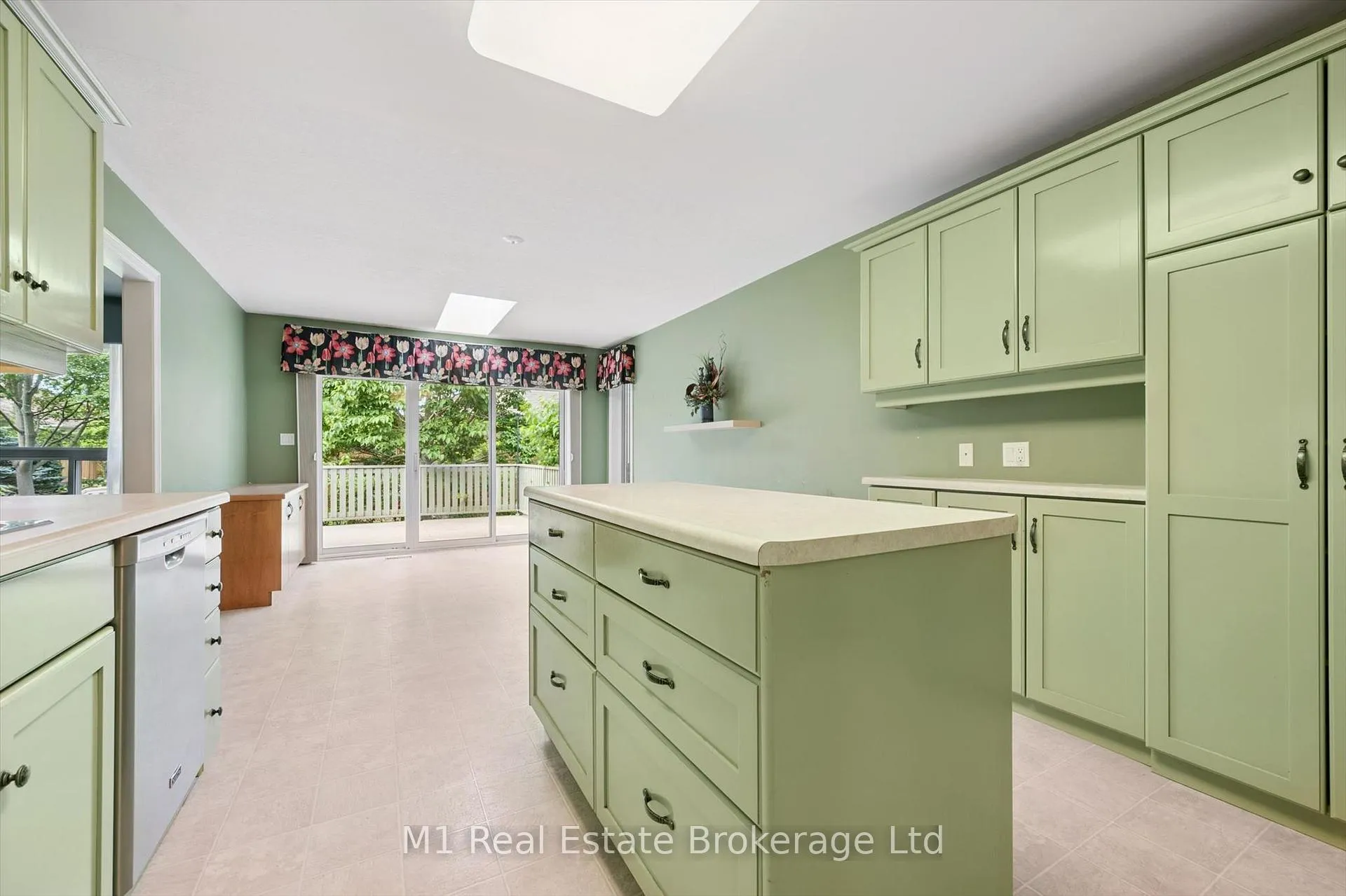 Photo 31 of 55 Honeysuckle Drive, Guelph, Village By The Arboretum — HOMEH