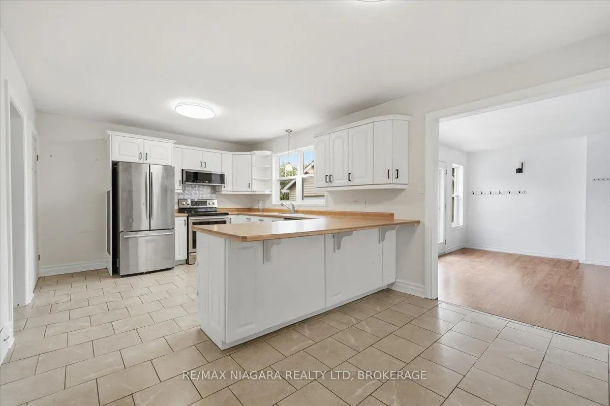 Photo 11 of 7 Sequoia Avenue, St. Catharines, Bunting/Linwell — HOMEH