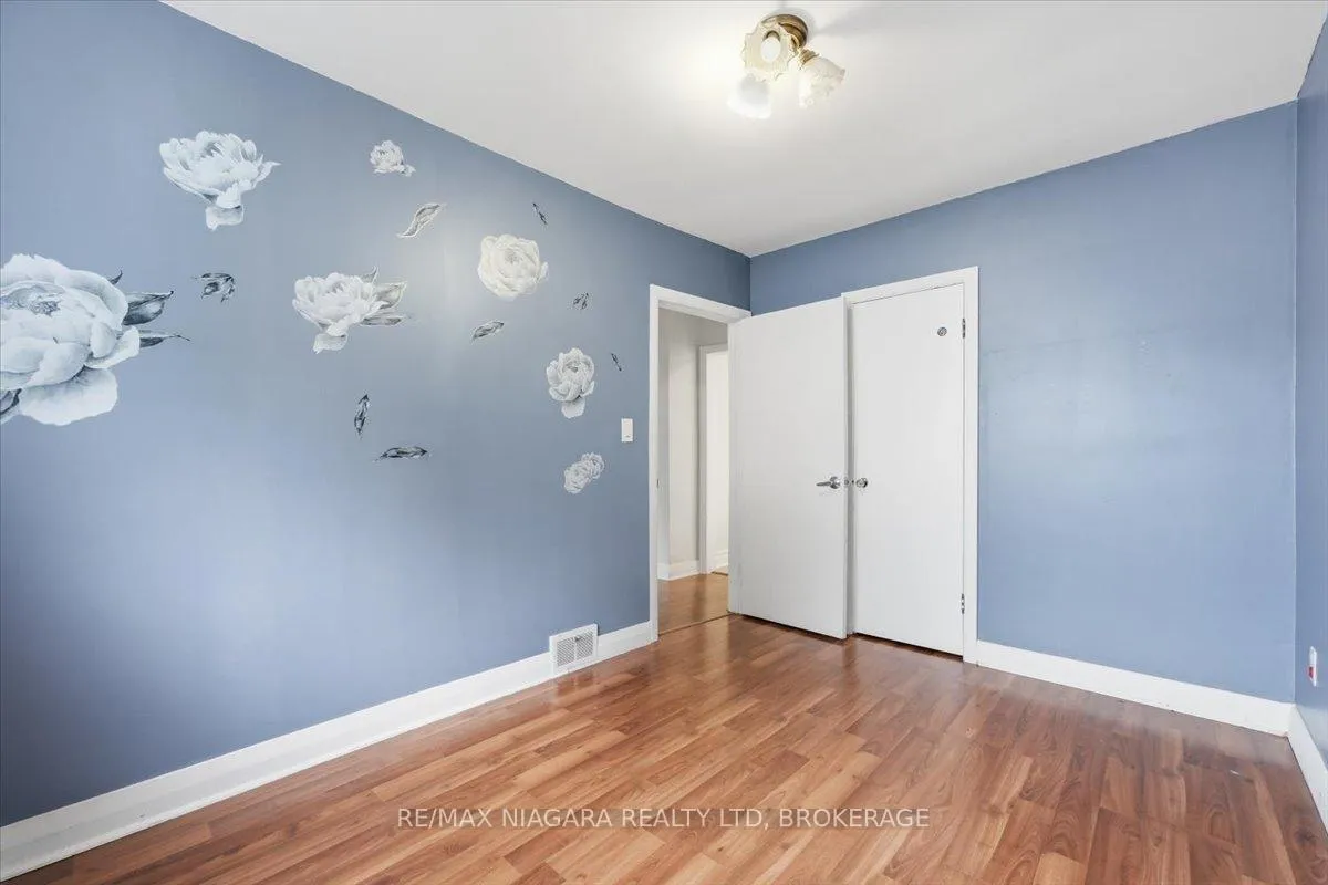 Photo 21 of 7 Sequoia Avenue, St. Catharines, Bunting/Linwell — HOMEH