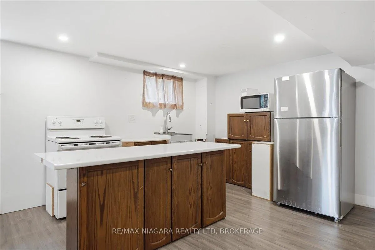 Photo 31 of 7 Sequoia Avenue, St. Catharines, Bunting/Linwell — HOMEH