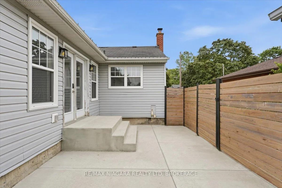 Photo 34 of 7 Sequoia Avenue, St. Catharines, Bunting/Linwell — HOMEH