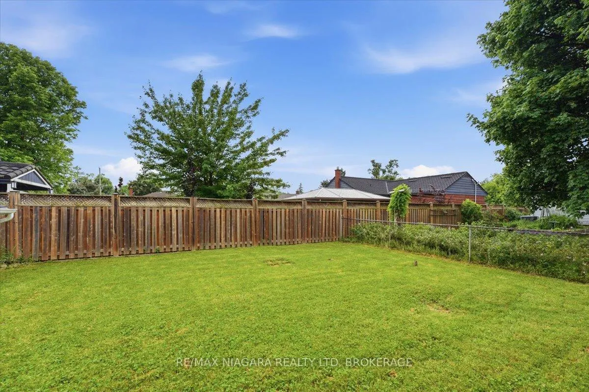 Photo 37 of 7 Sequoia Avenue, St. Catharines, Bunting/Linwell — HOMEH