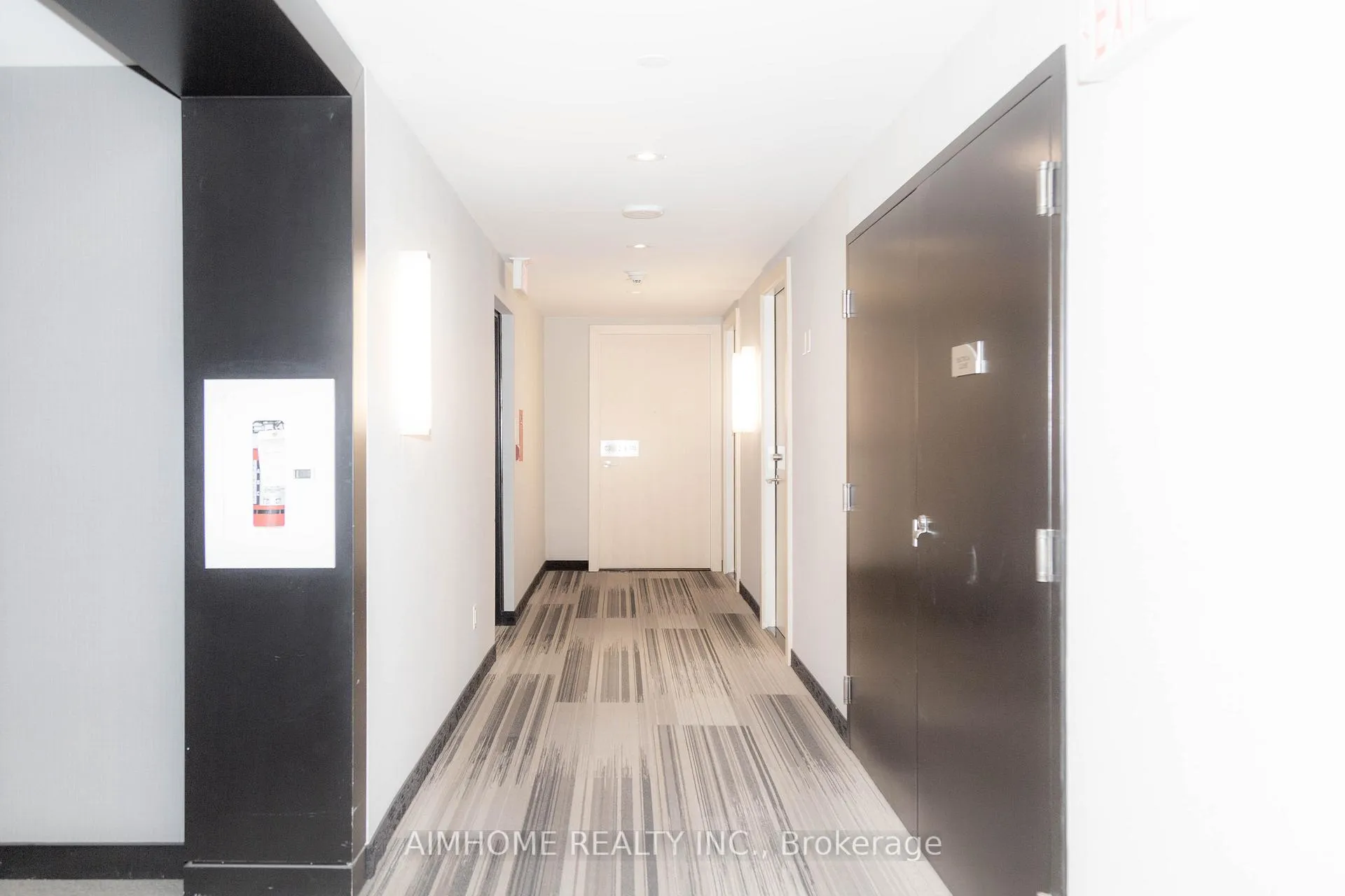 Photo 2 of Unit 2101, 30 Roehampton Avenue, Toronto, Mount Pleasant West — HOMEH