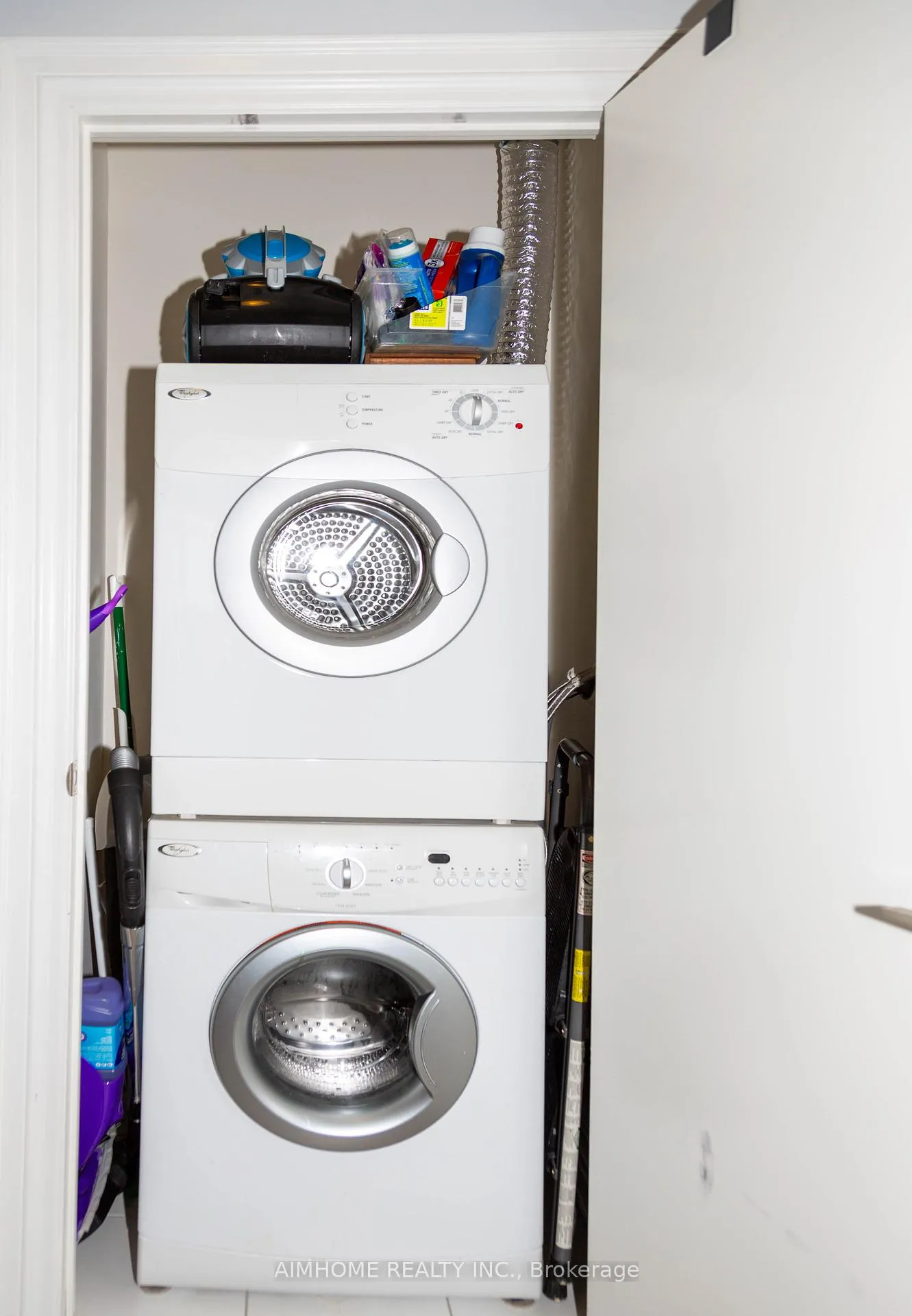 Photo 12 of Unit 2101, 30 Roehampton Avenue, Toronto, Mount Pleasant West — HOMEH