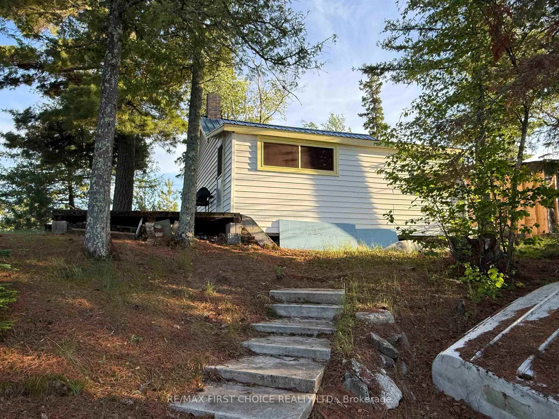 Photo 4 of Larson Bay, Thunder Bay Remote Area, Oxdrift — HOMEH