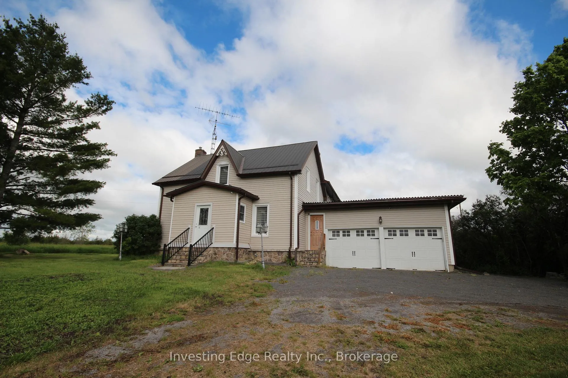 Photo 3 of 1859 Lazier Road E, Tyendinaga, Tyendinaga Township — HOMEH