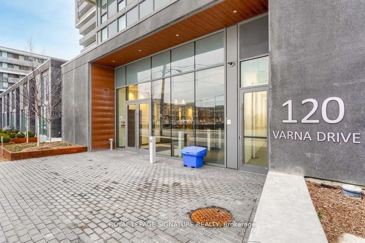 Photo 4 of Unit 608, 120 Varna Drive, Toronto, Englemount-Lawrence — HOMEH