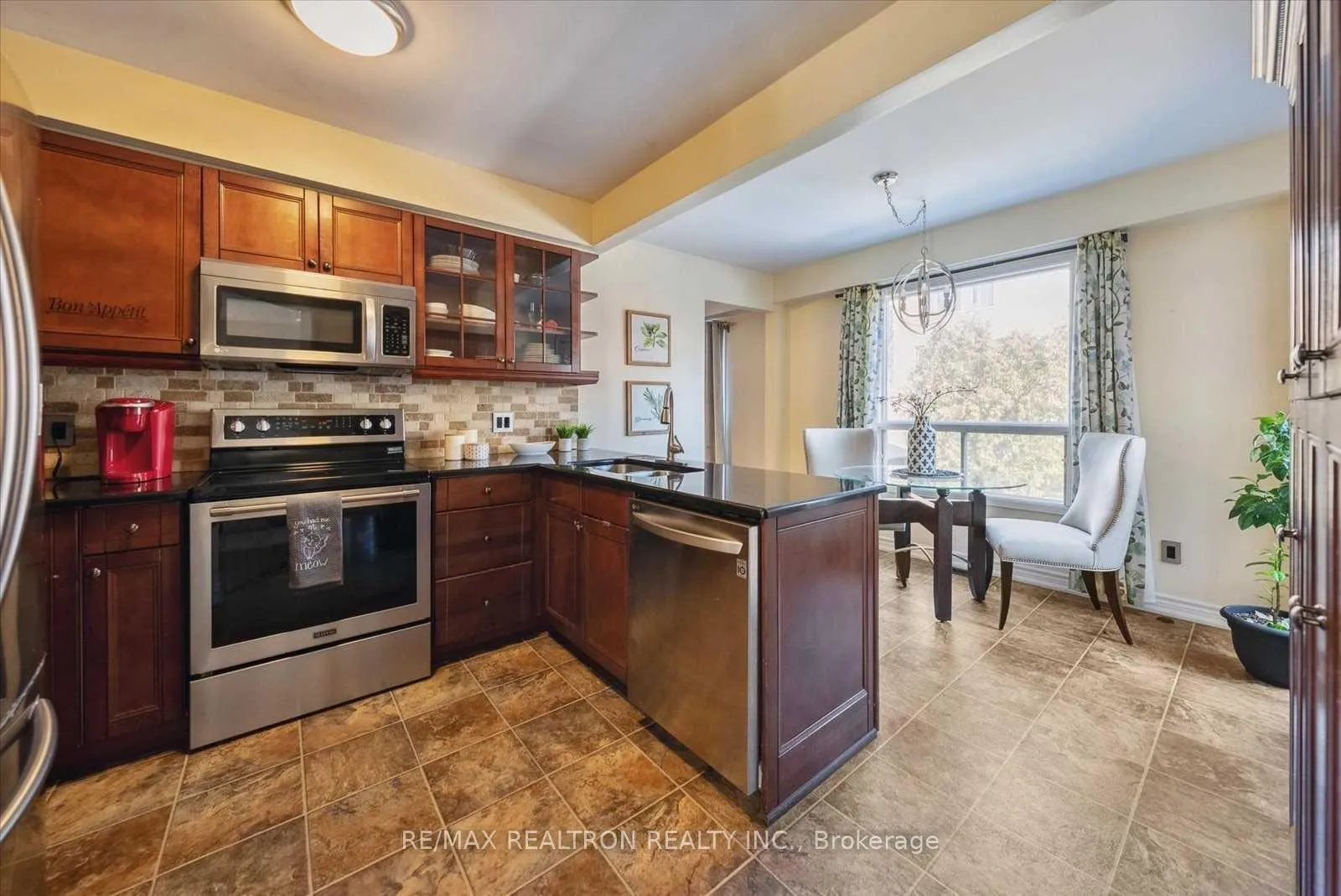 Photo 10 of Unit Upper, 68 Flint Crescent, Whitby, Rolling Acres — HOMEH