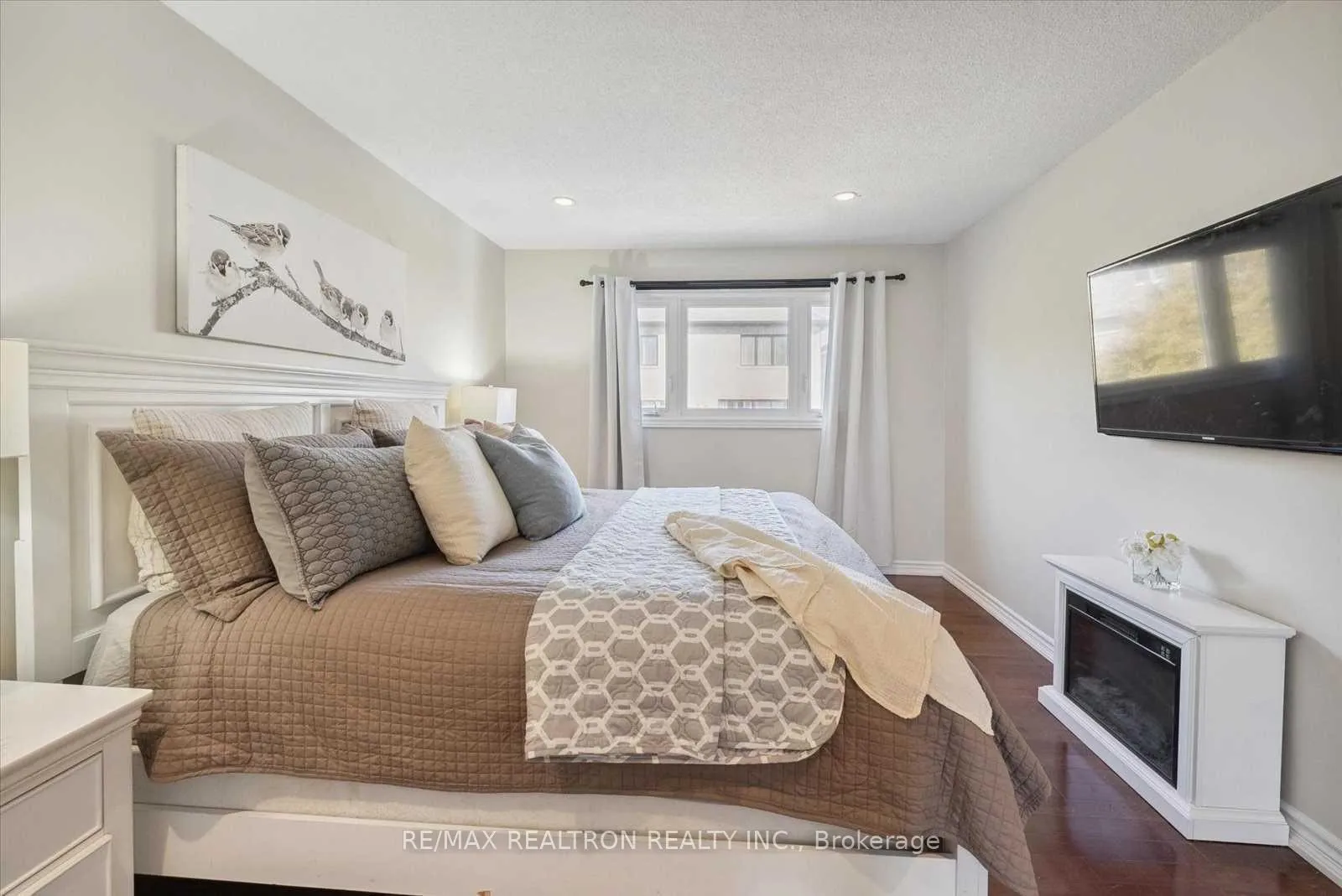 Photo 21 of Unit Upper, 68 Flint Crescent, Whitby, Rolling Acres — HOMEH