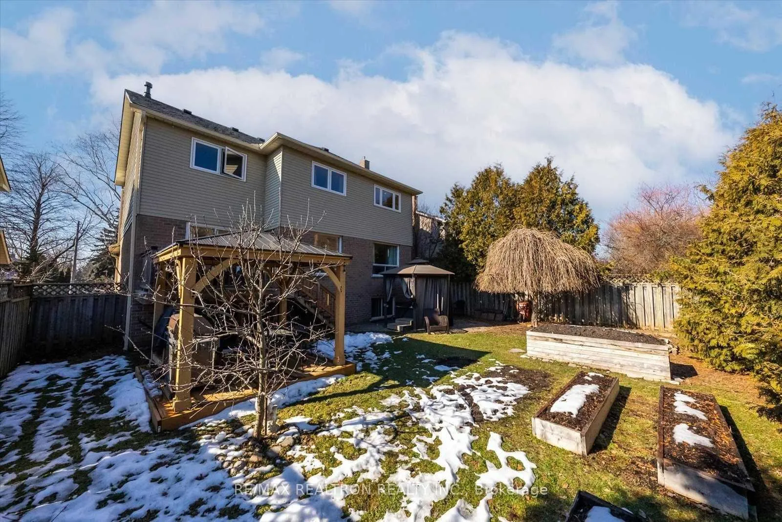 Photo 31 of Unit Upper, 68 Flint Crescent, Whitby, Rolling Acres — HOMEH