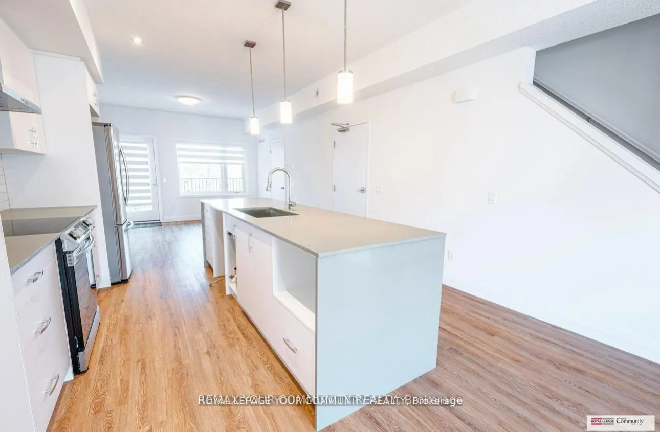 Photo 4 of 37 Lily Lane, Guelph, Clairfields/Hanlon Business Park — HOMEH